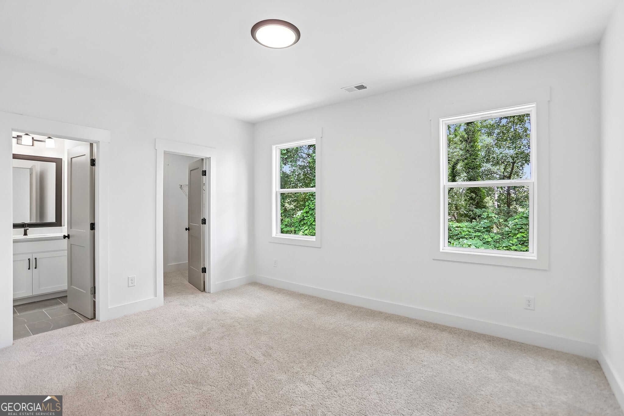 3275 Hilltop Circle
