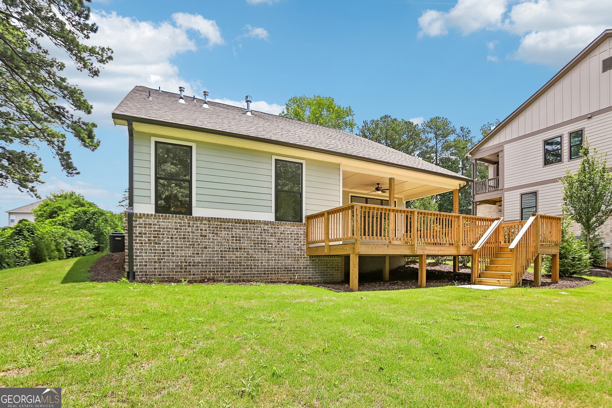 3275 Hilltop Circle
