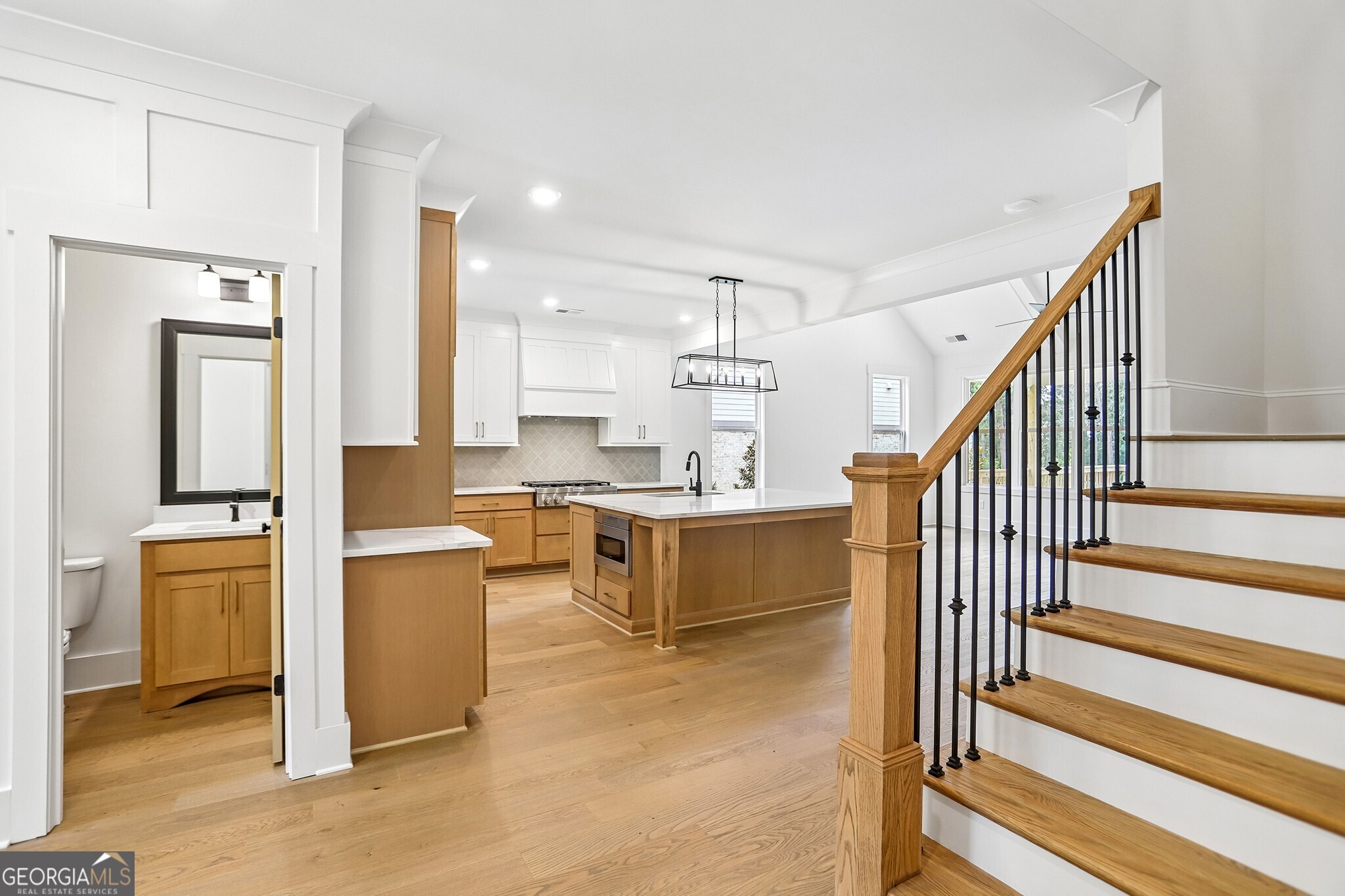 3275 Hilltop Circle