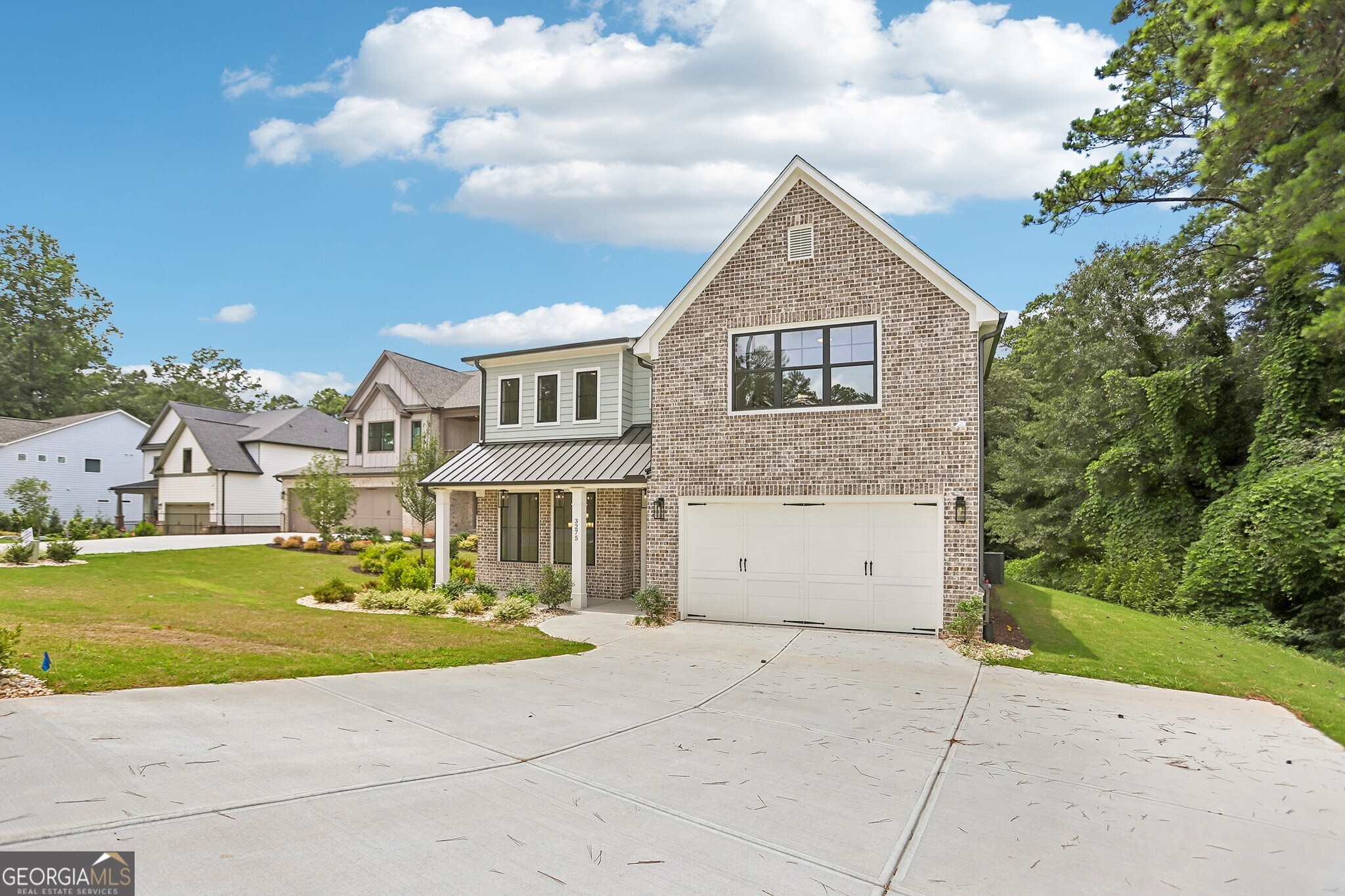 3275 Hilltop Circle