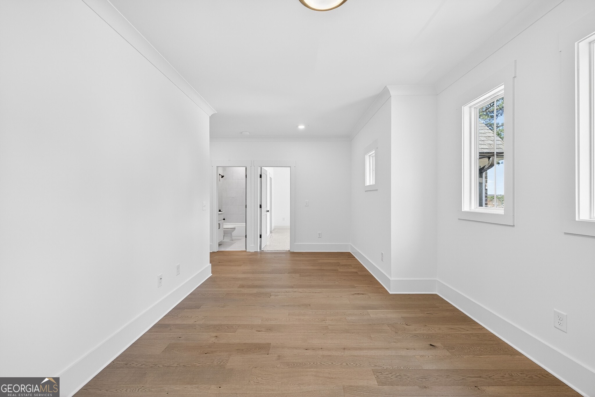 3275 Hilltop Circle