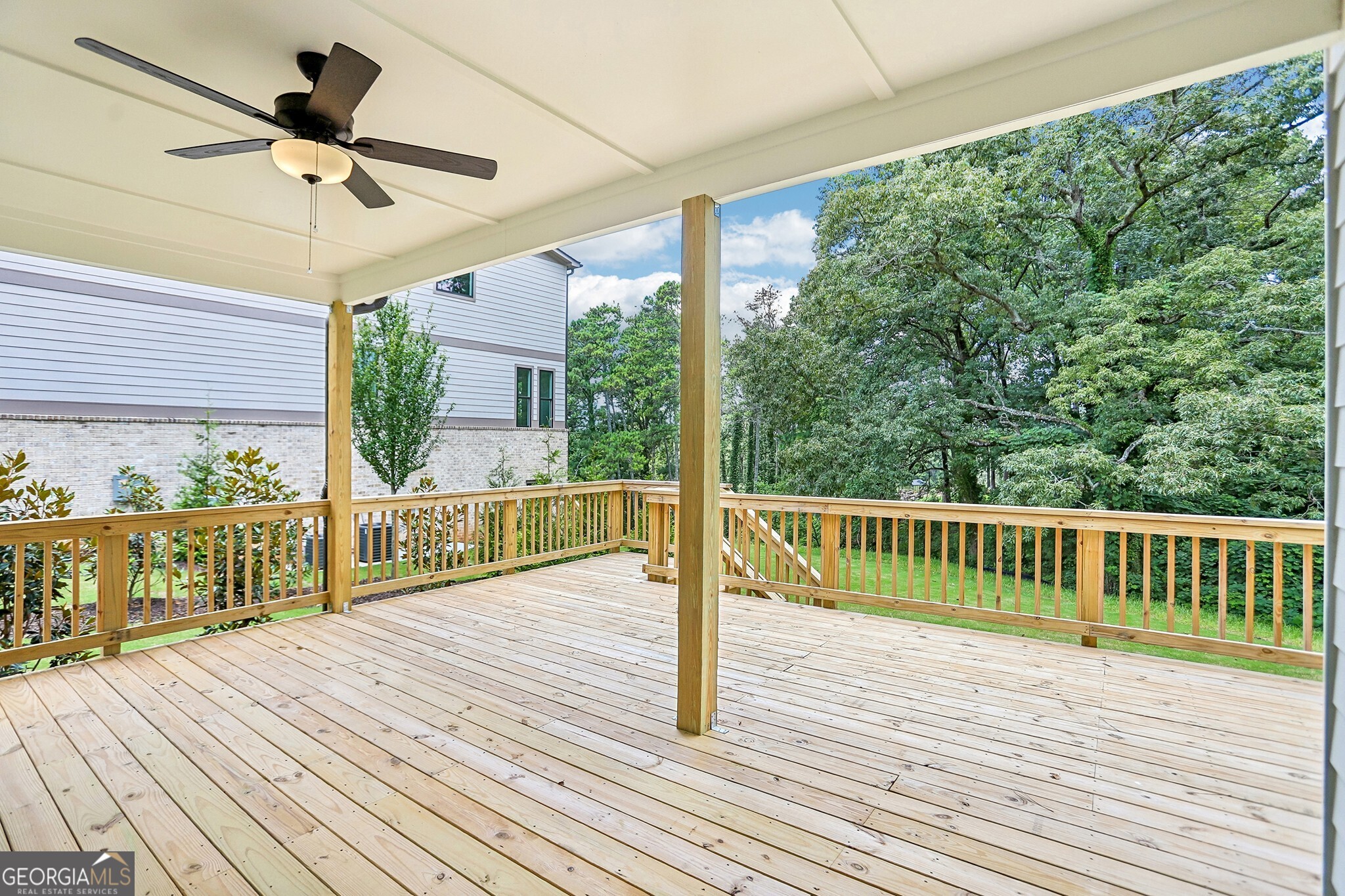 3275 Hilltop Circle