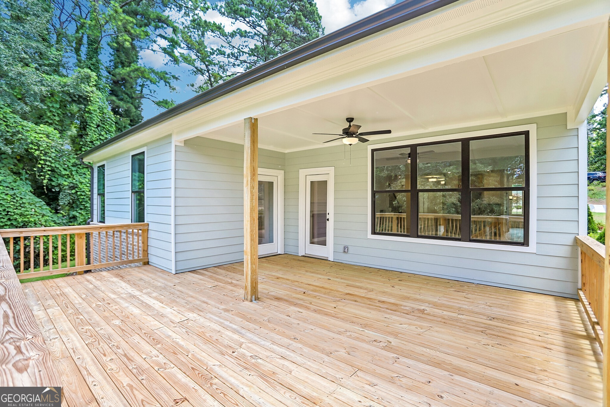 3275 Hilltop Circle