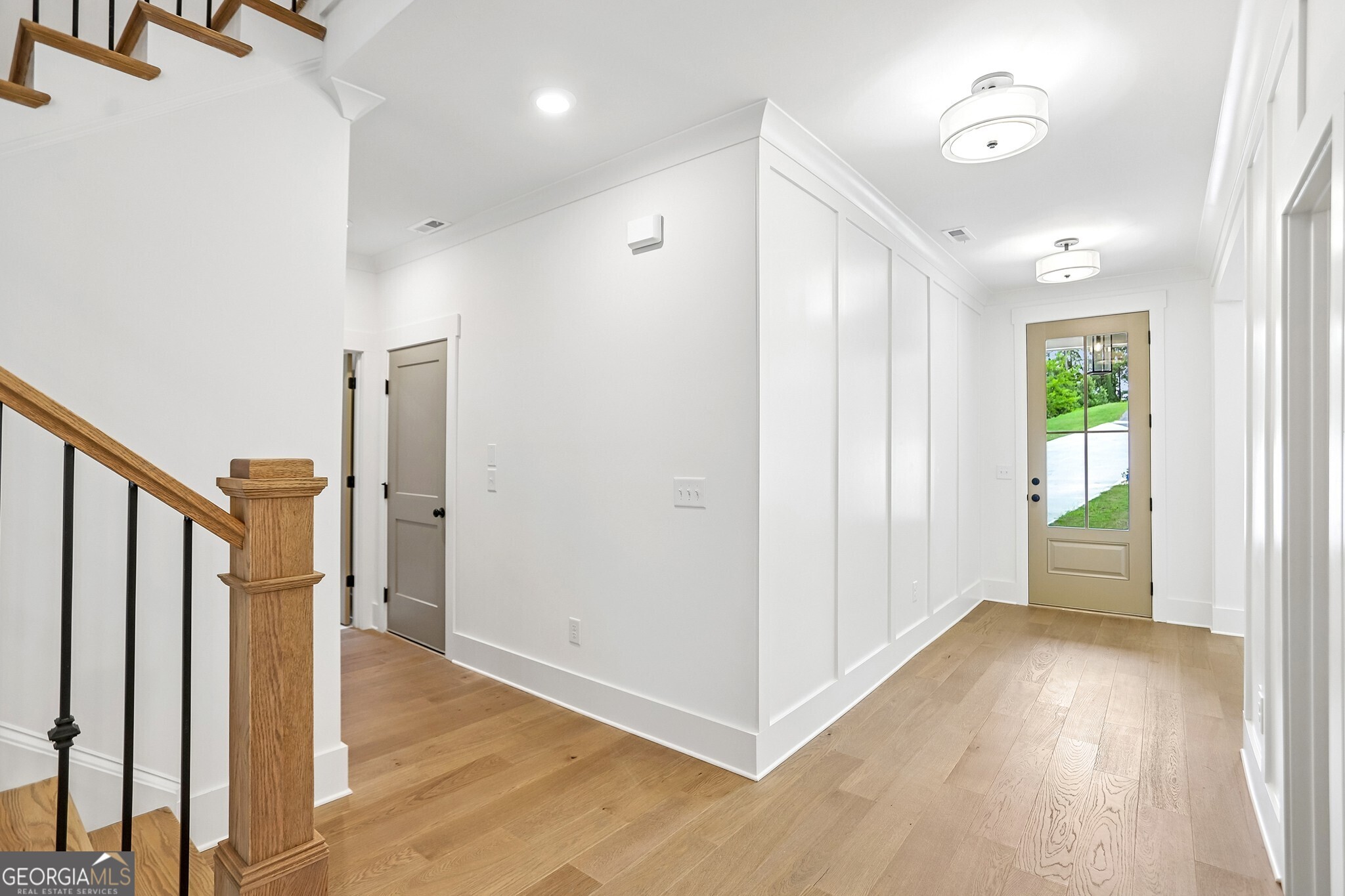 3275 Hilltop Circle