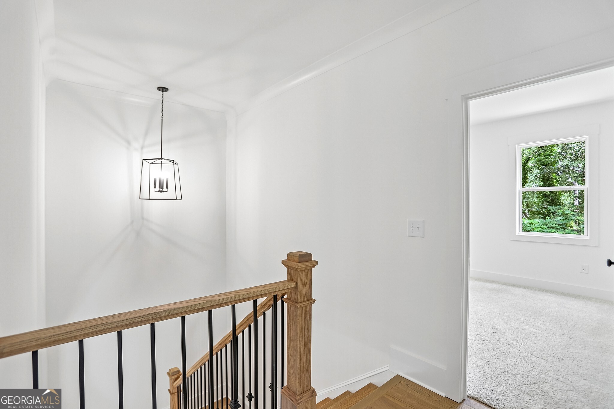 3275 Hilltop Circle