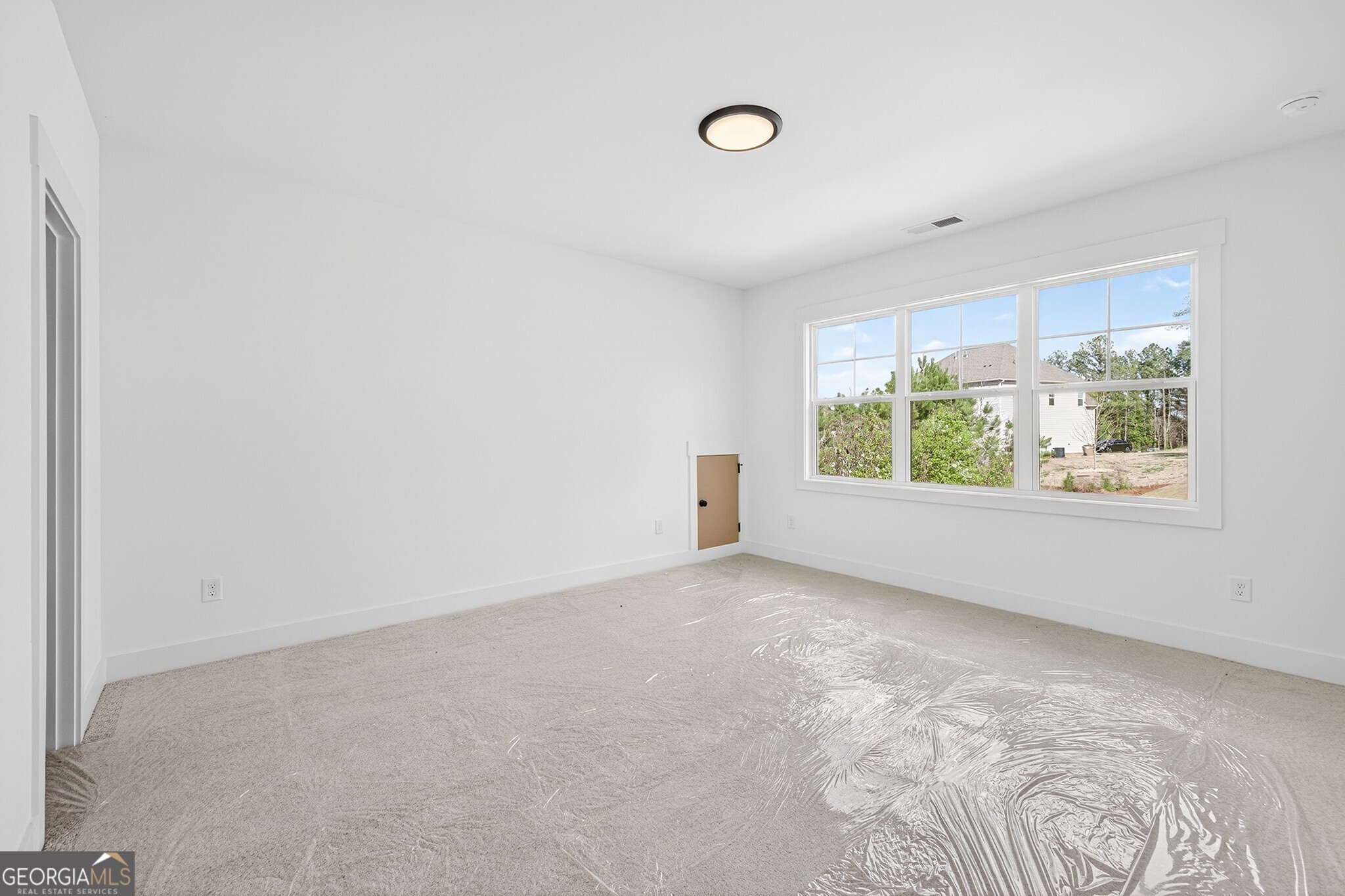 3275 Hilltop Circle