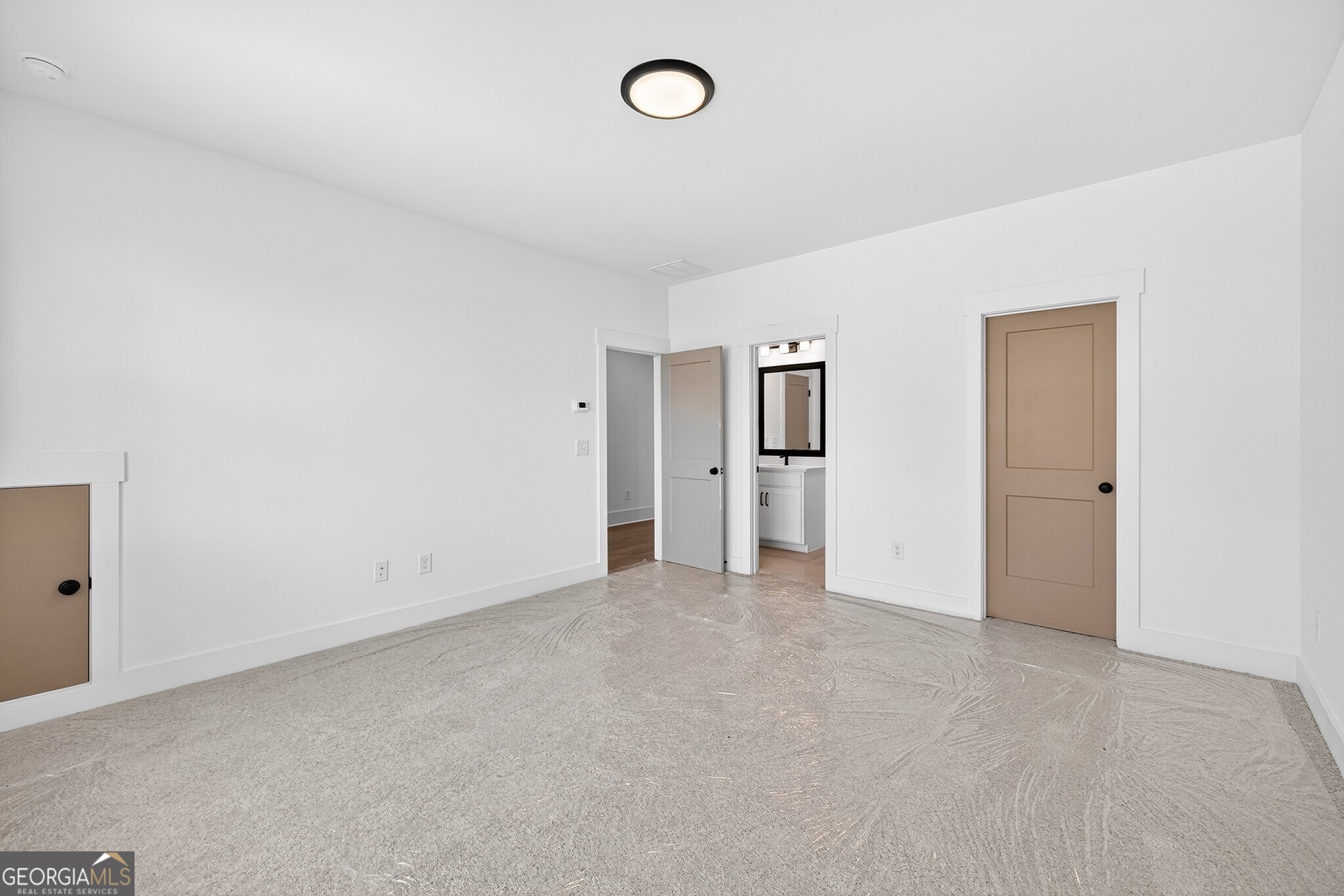 3275 Hilltop Circle