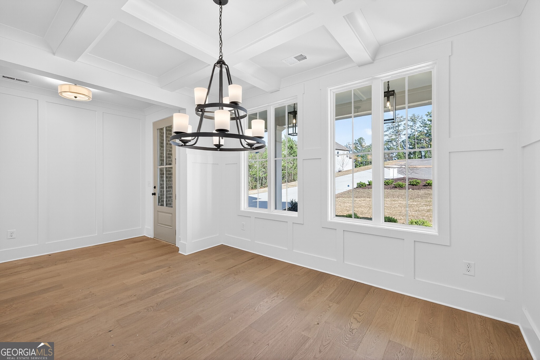 3275 Hilltop Circle