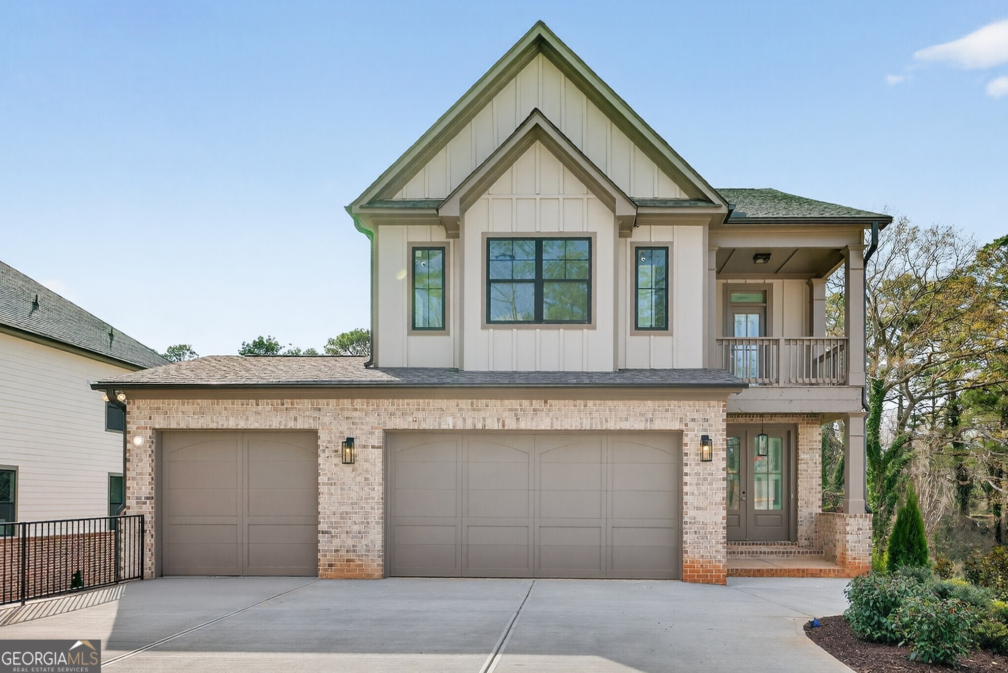 3265 Hilltop Circle