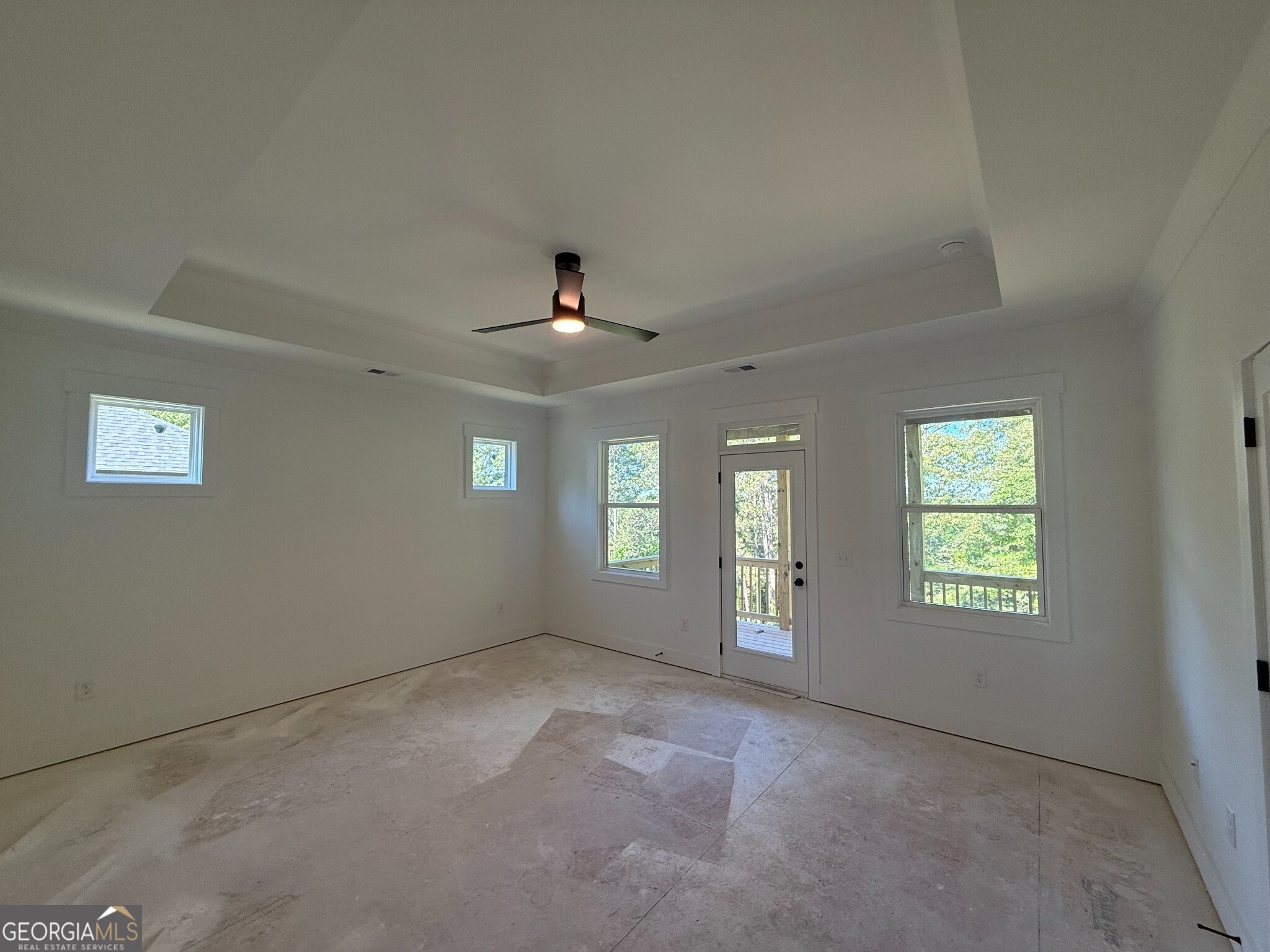 3265 Hilltop Circle