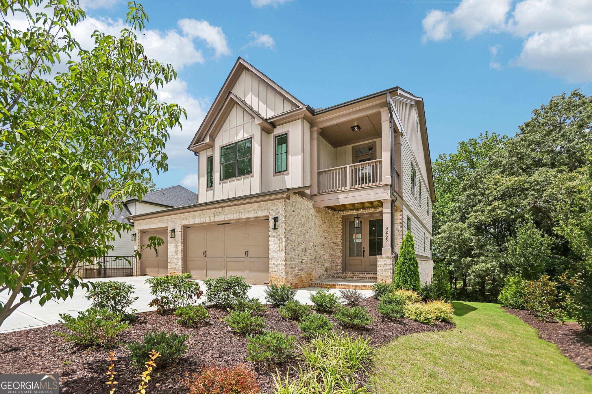 3265 Hilltop Circle