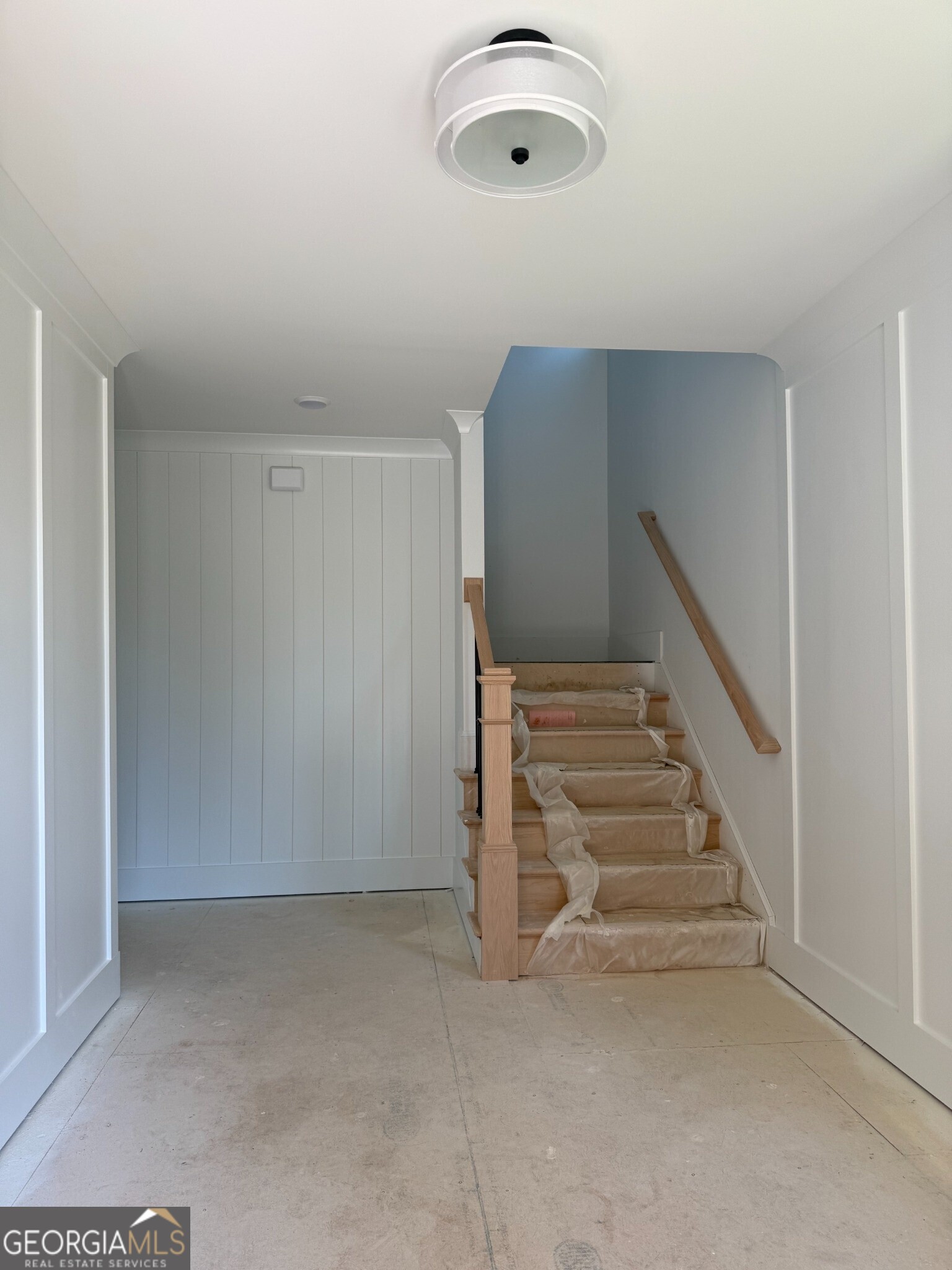 3265 Hilltop Circle