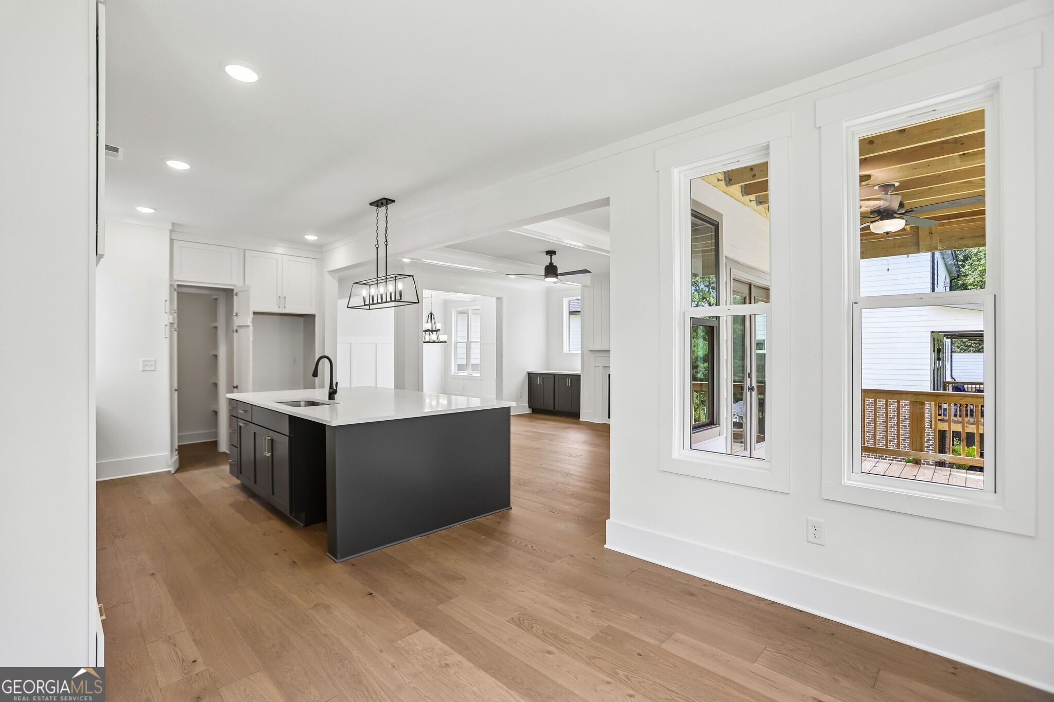 3265 Hilltop Circle