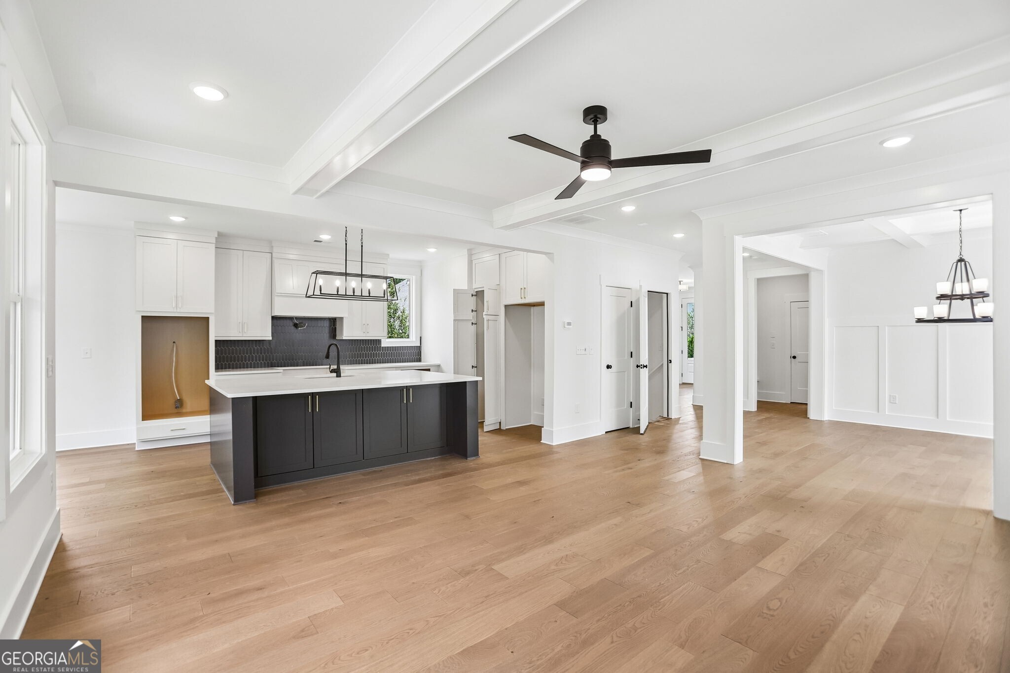 3265 Hilltop Circle
