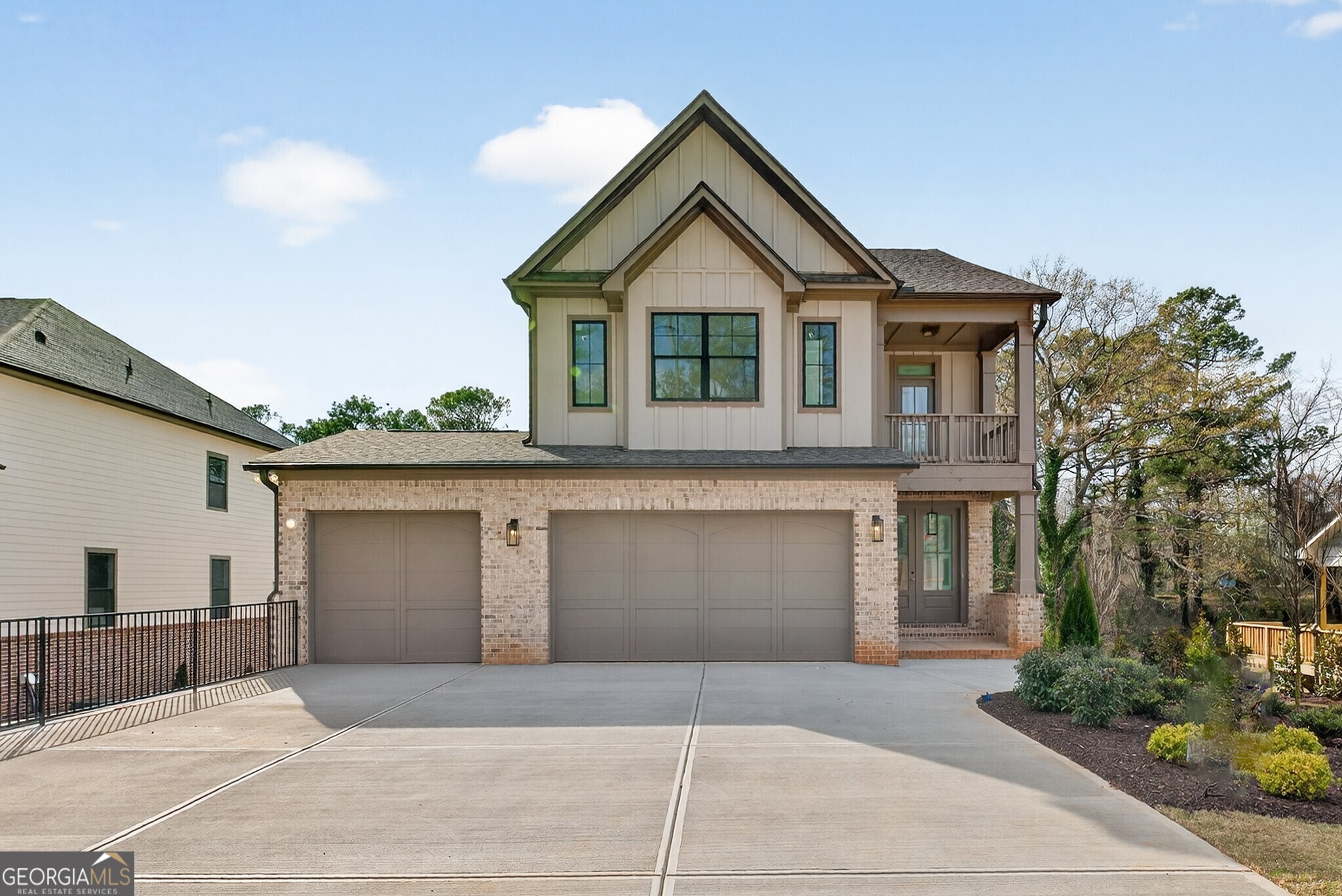 3265 Hilltop Circle