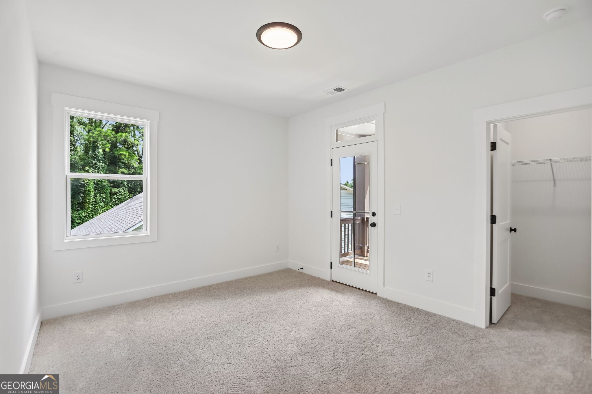 3265 Hilltop Circle