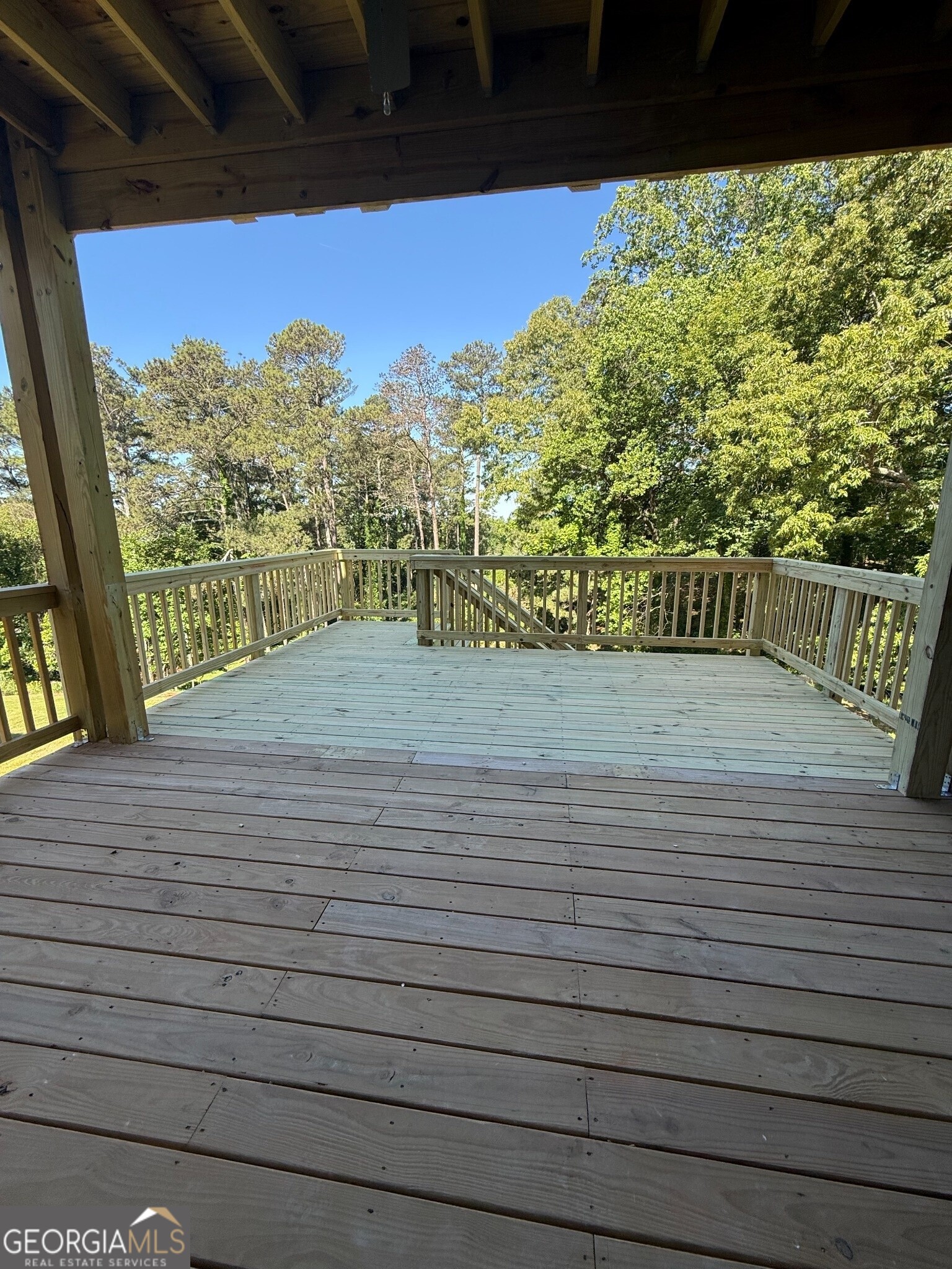 3265 Hilltop Circle