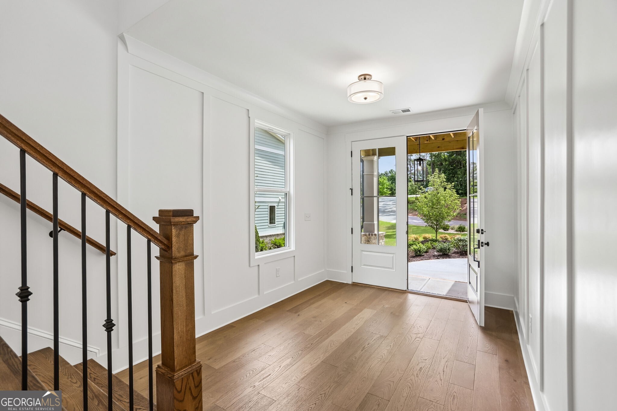 3265 Hilltop Circle