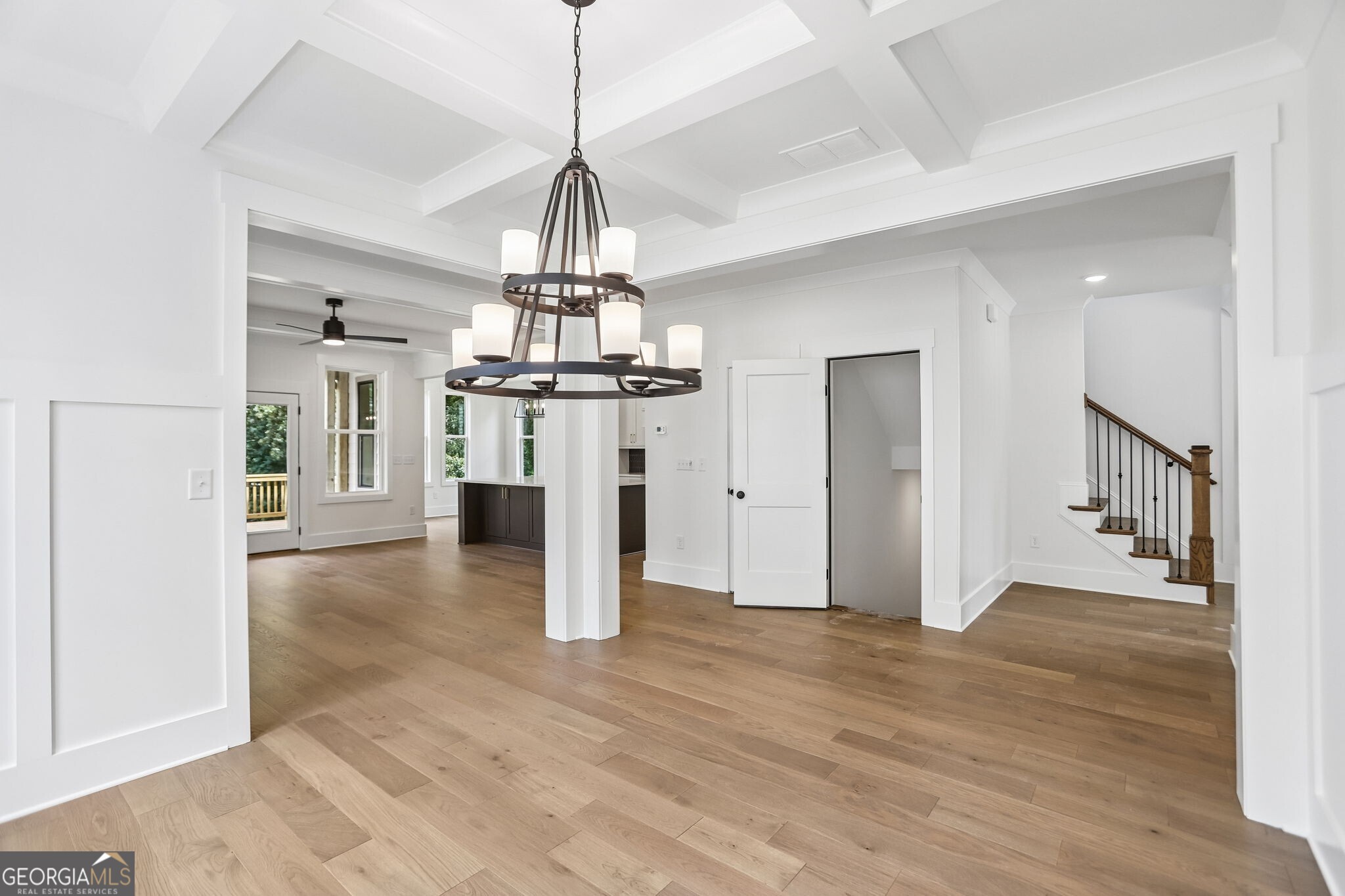 3265 Hilltop Circle