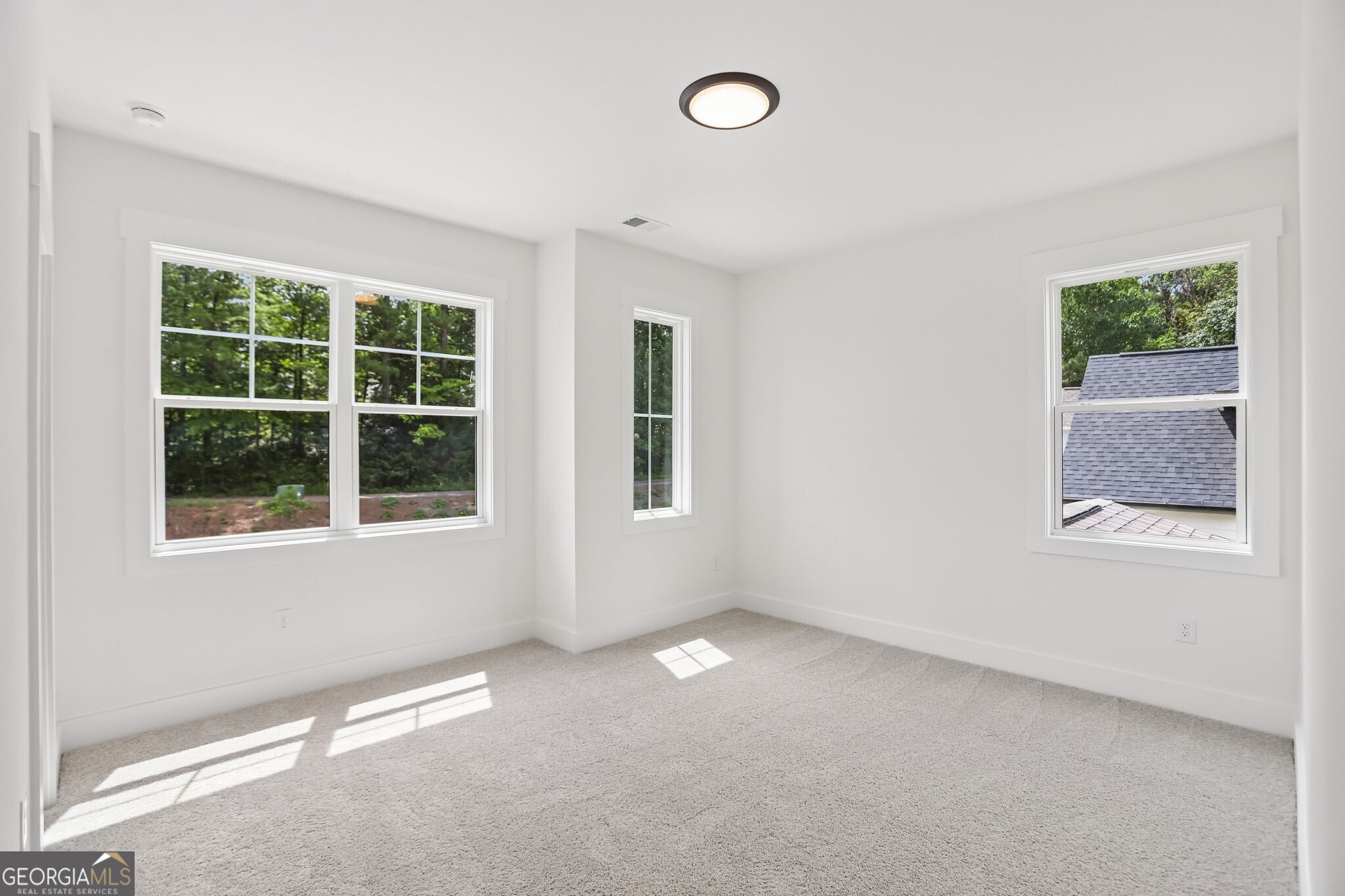 3265 Hilltop Circle