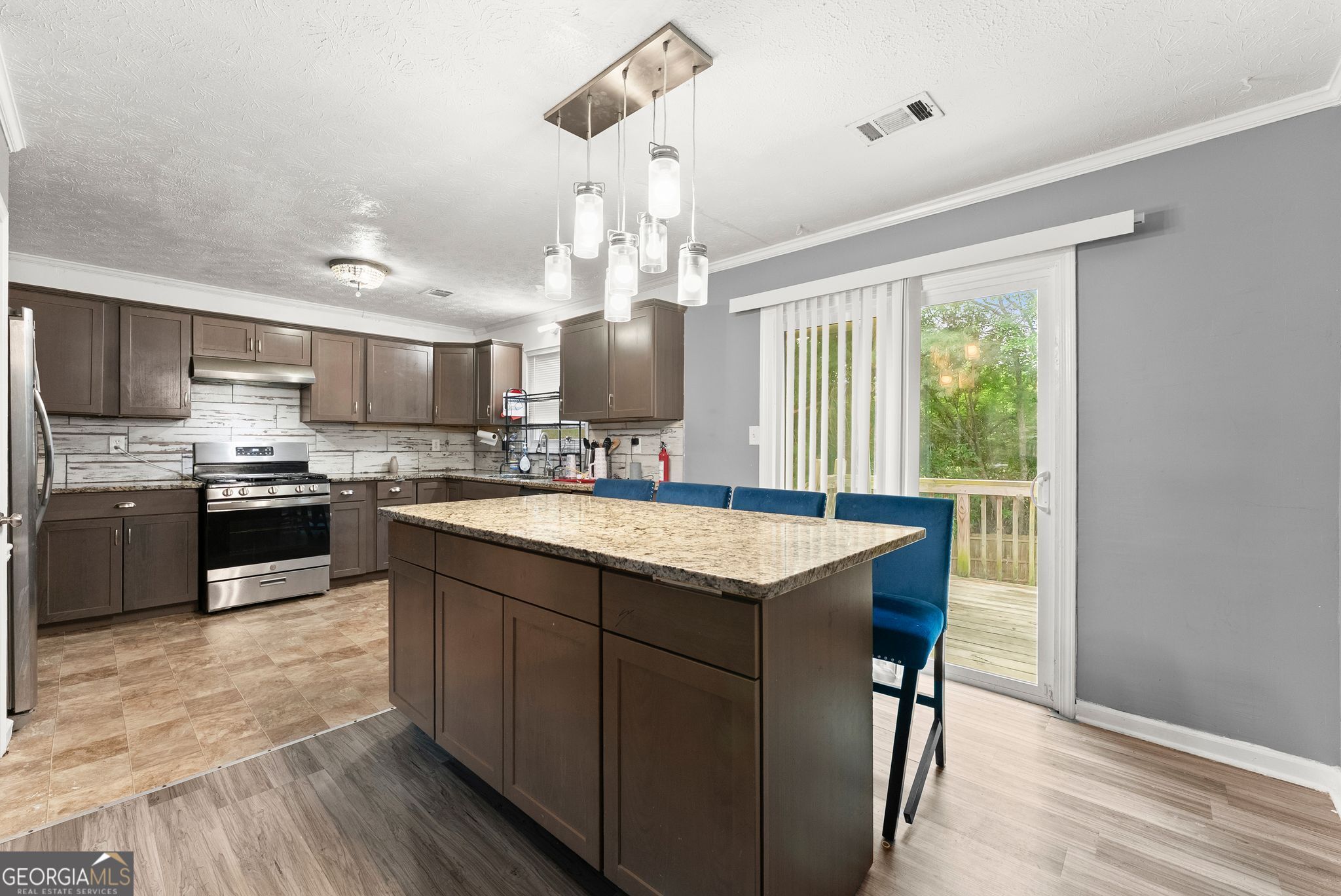 3677 Waverly Oaks Way