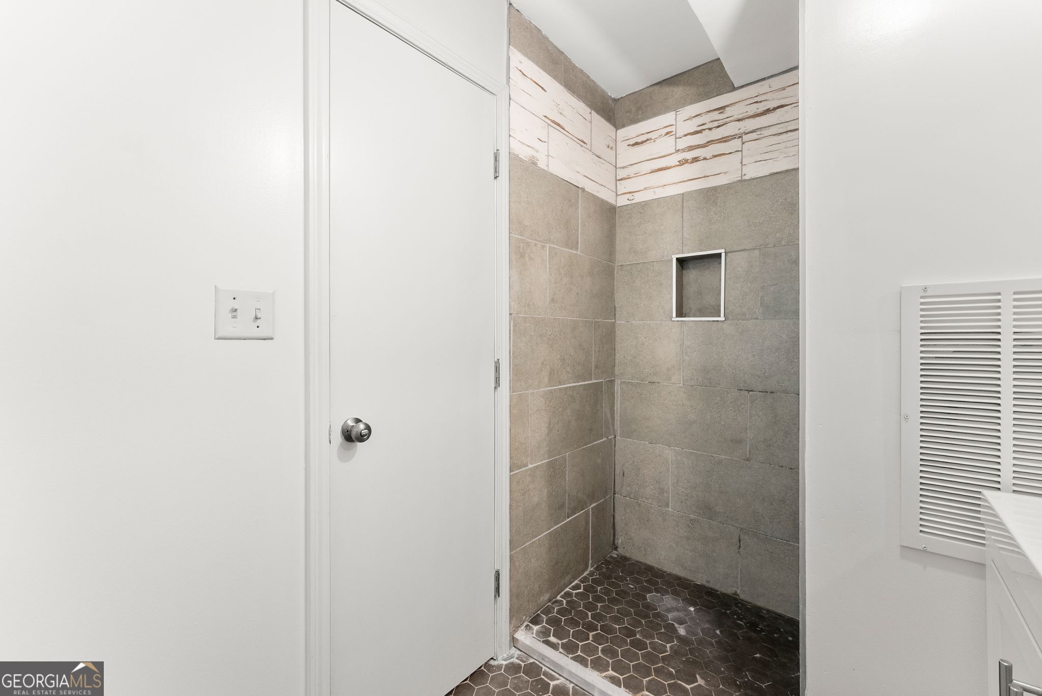 3677 Waverly Oaks Way