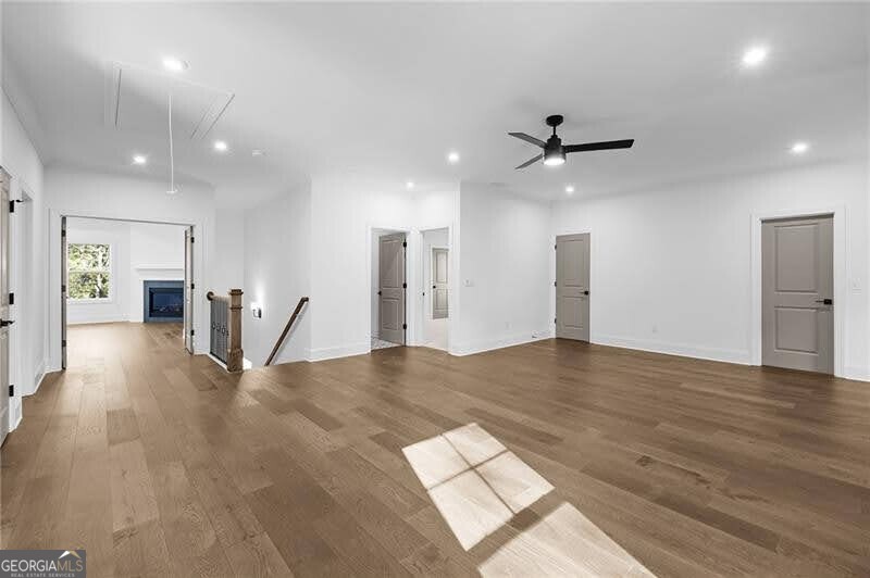 5587 Meadowstone Walk