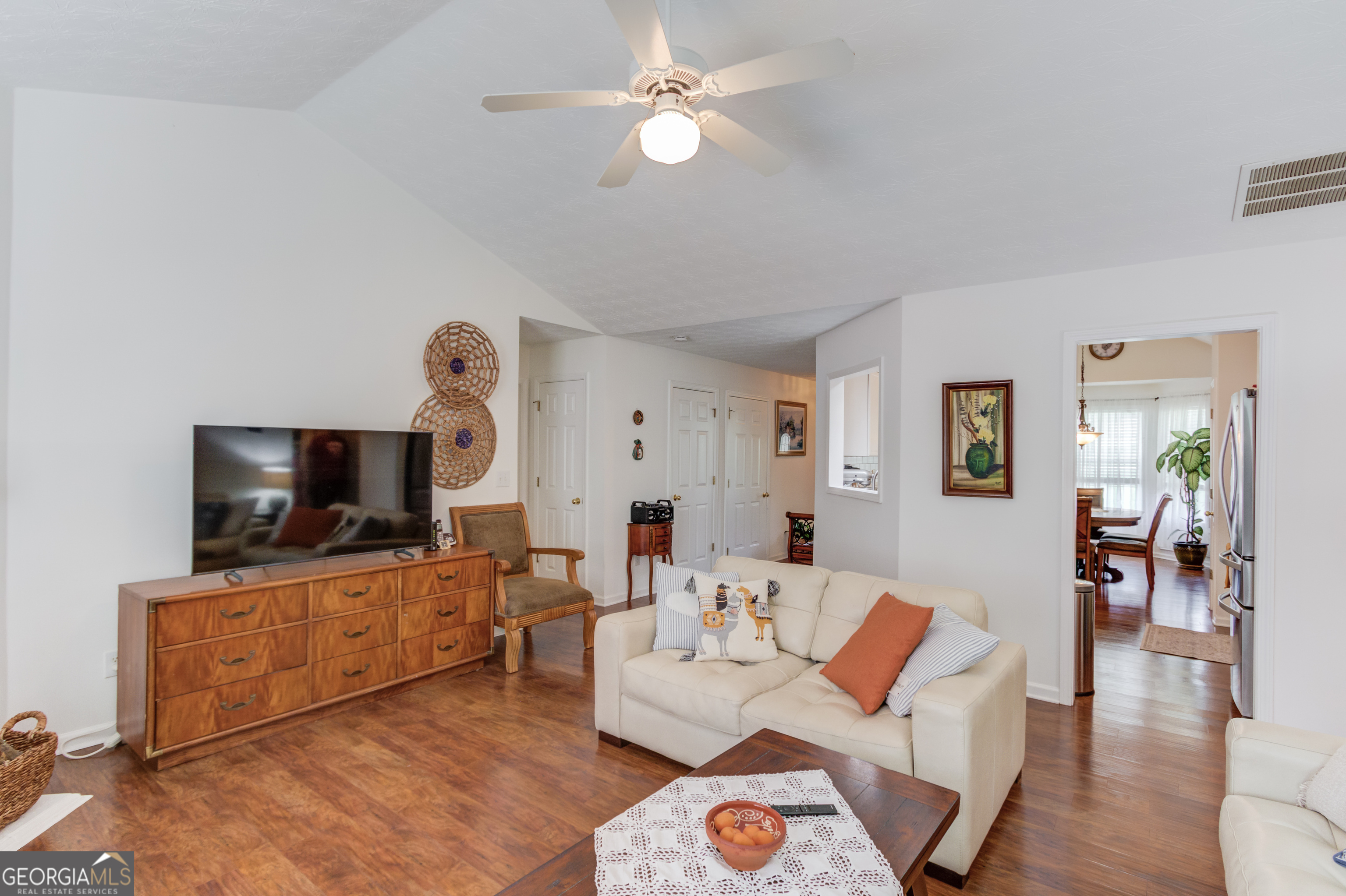1563 Armende Circle