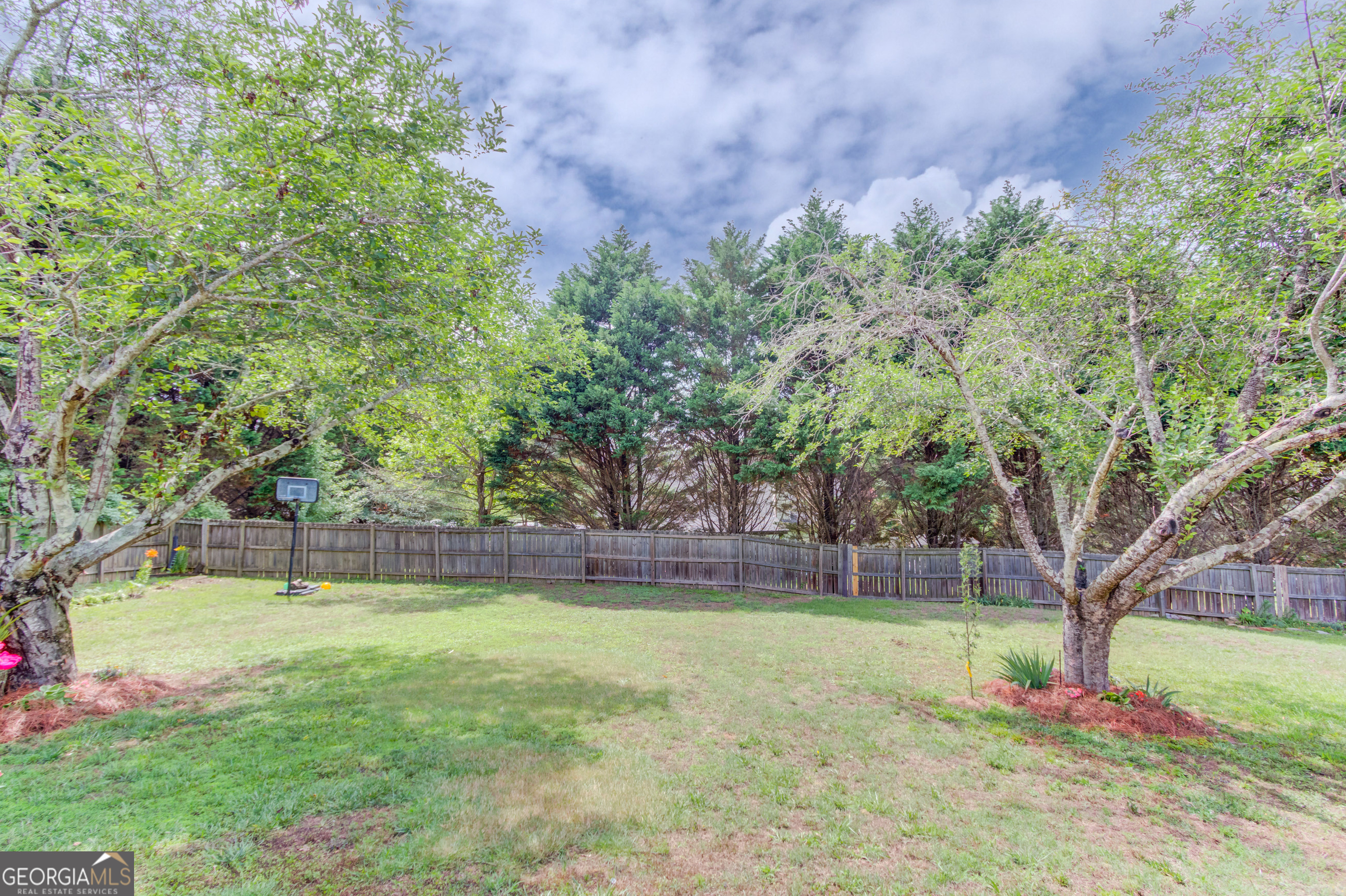 1563 Armende Circle