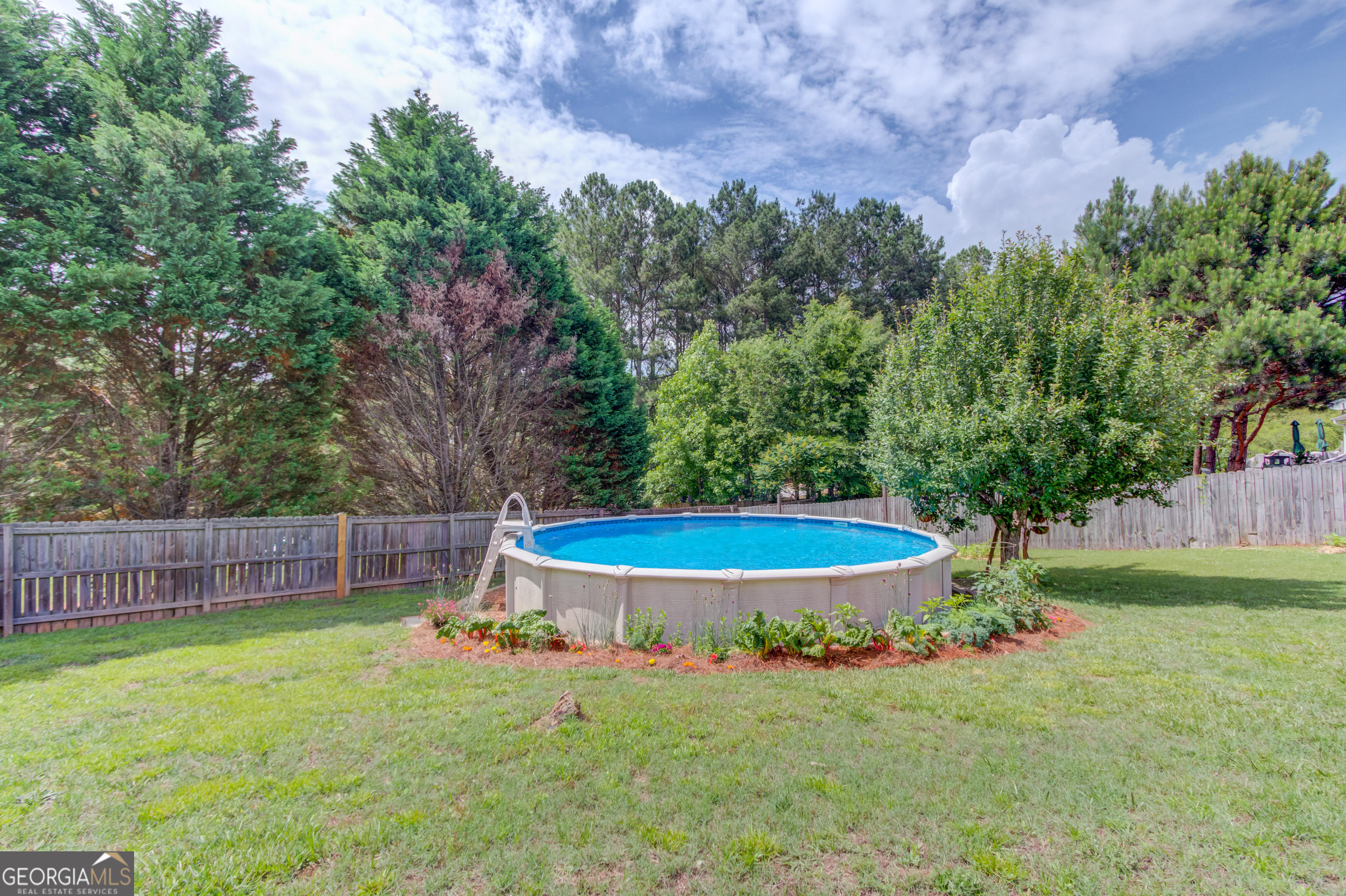 1563 Armende Circle
