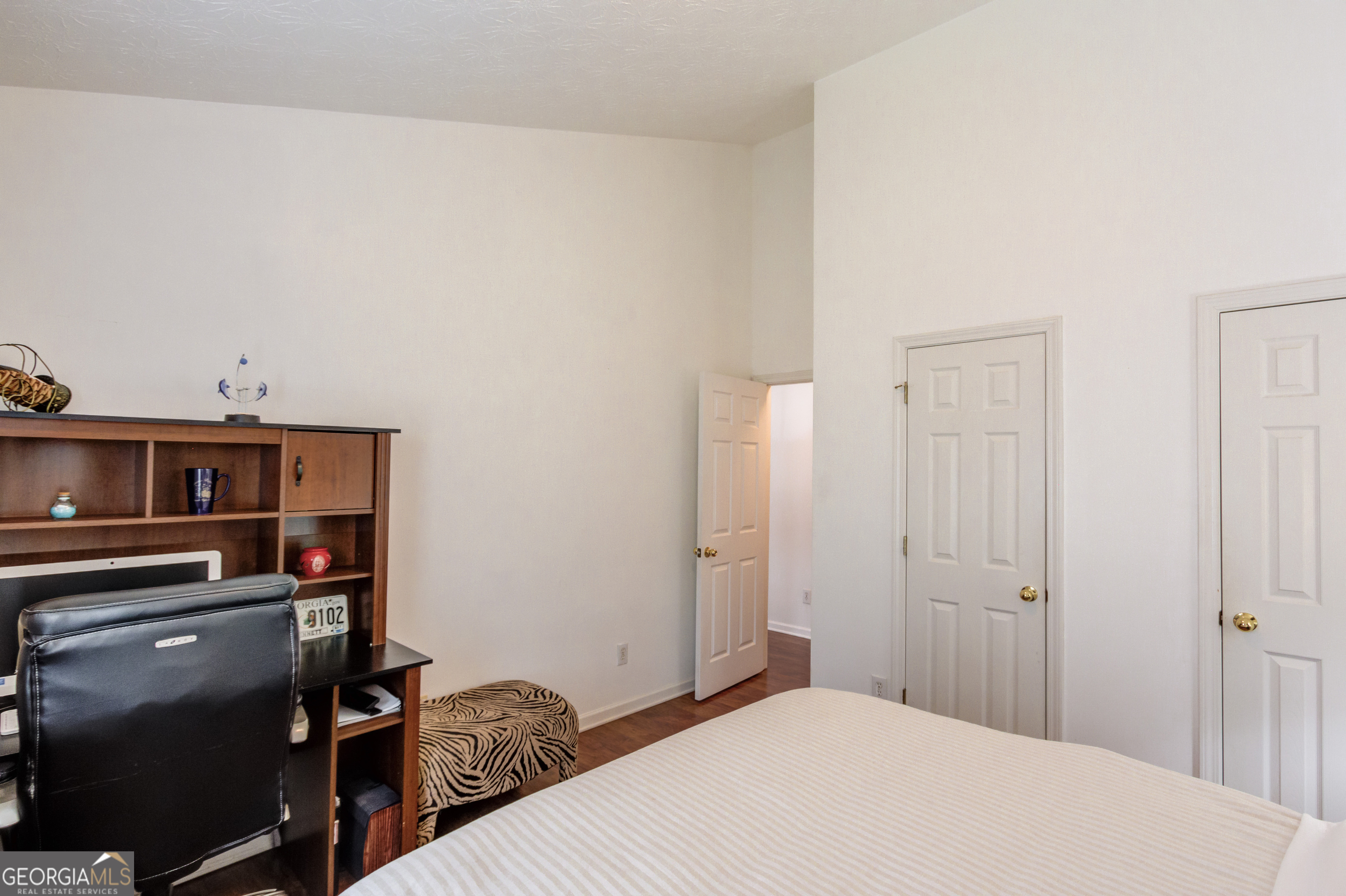 1563 Armende Circle