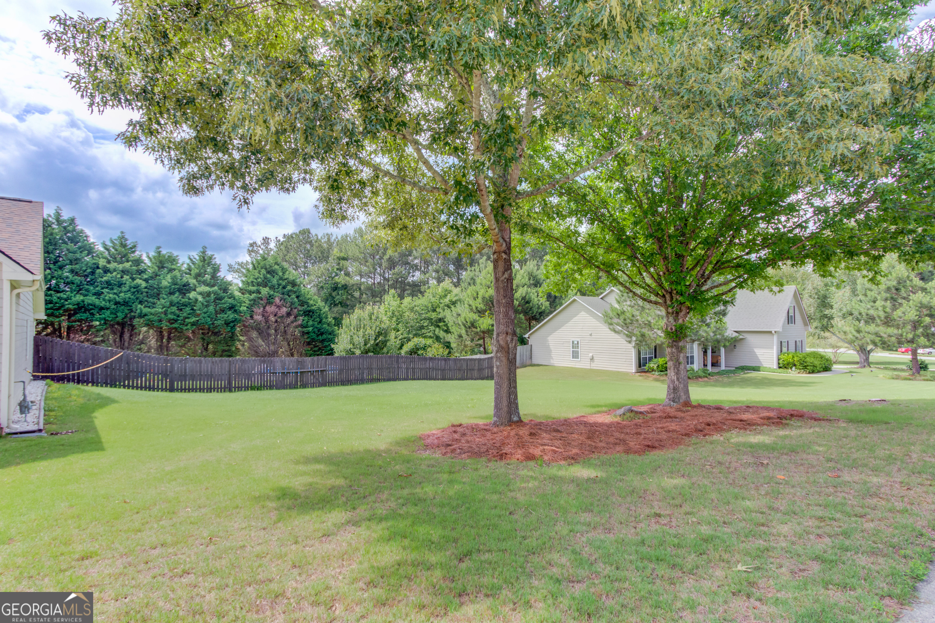 1563 Armende Circle