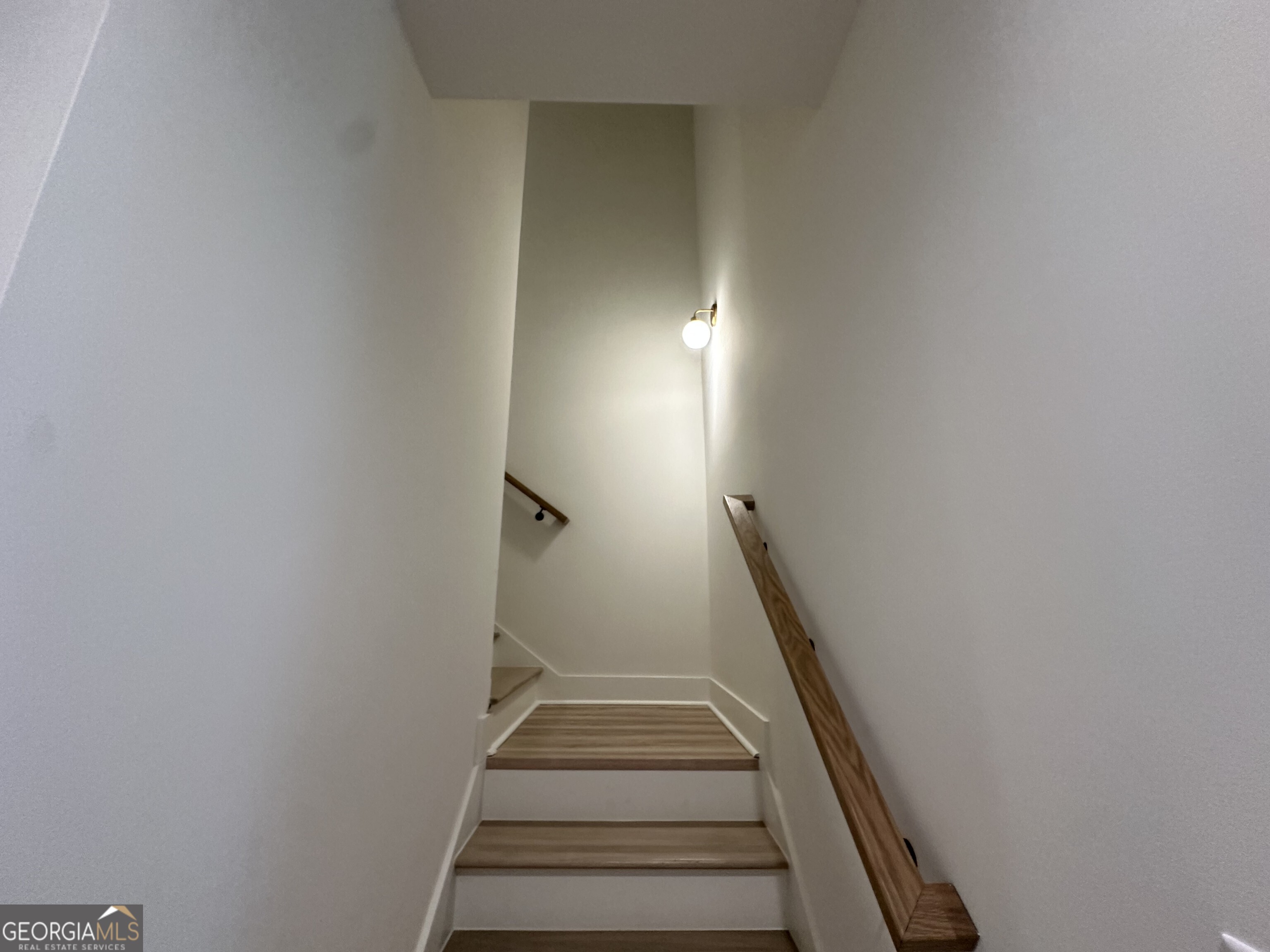 4802 Moonview Lane
