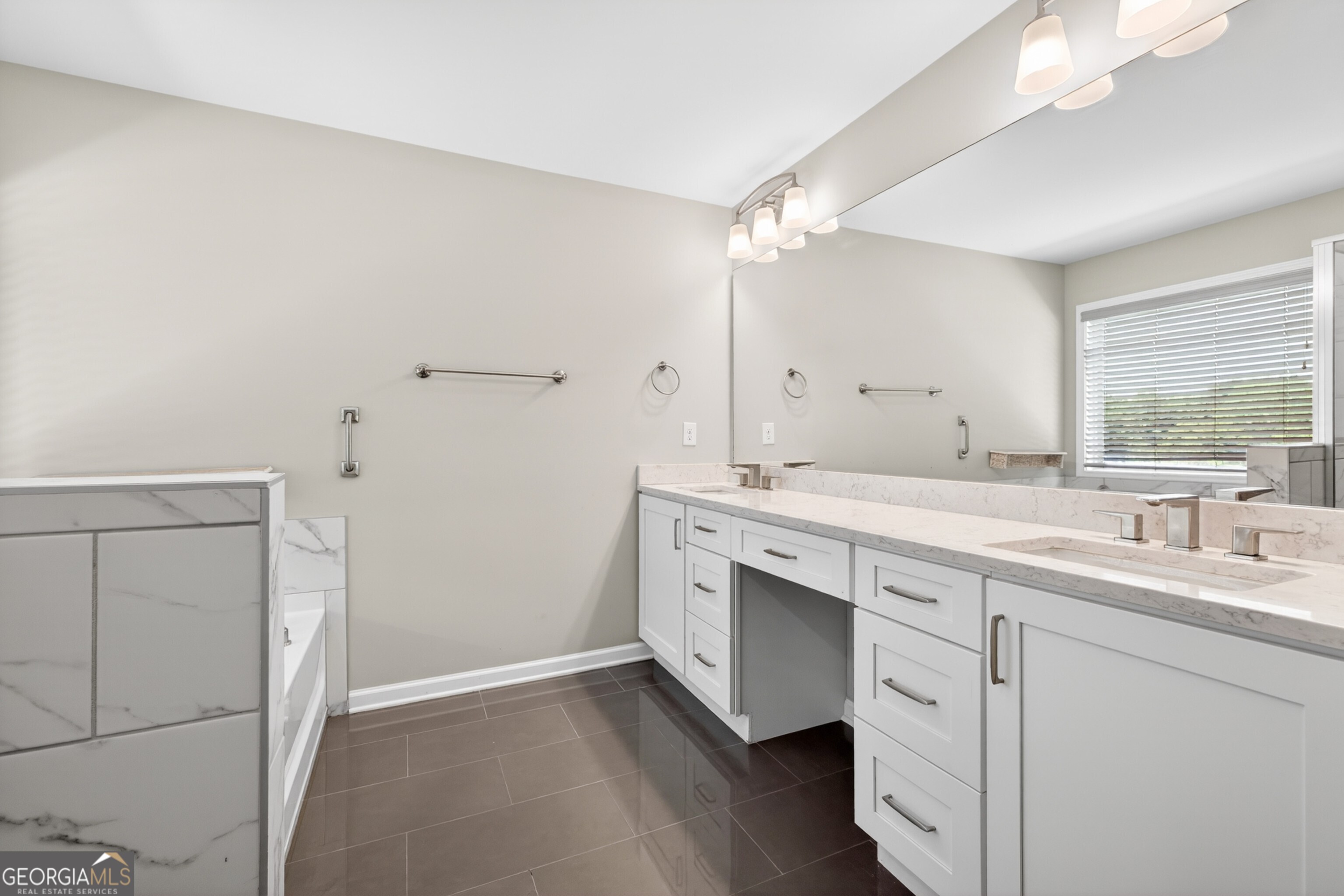 1192 Lanier Willow Path