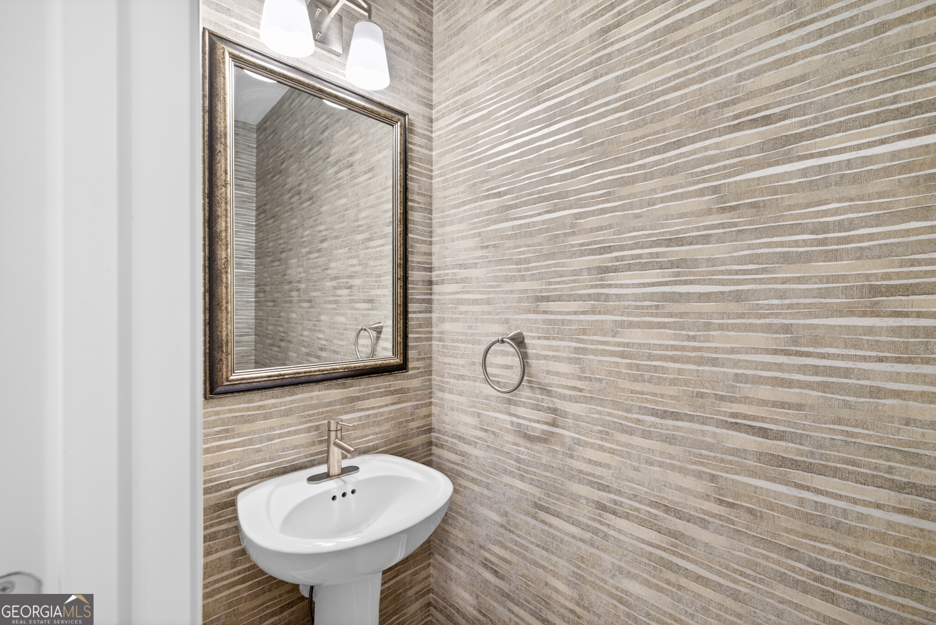 1192 Lanier Willow Path