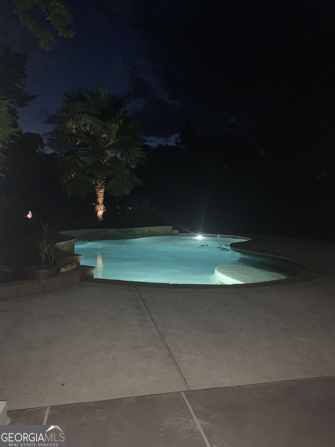 6560 Pond View Court