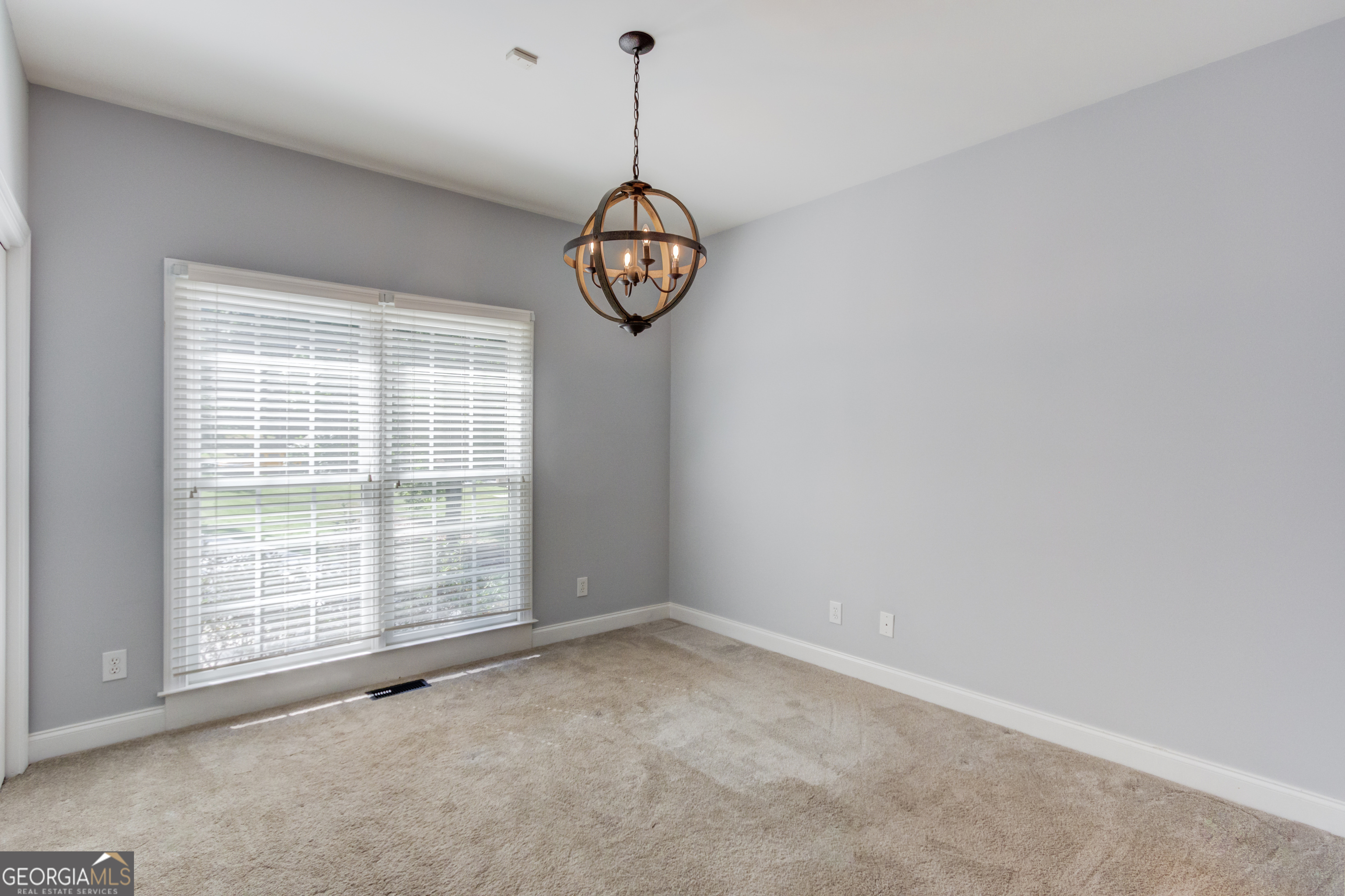 6560 Pond View Court