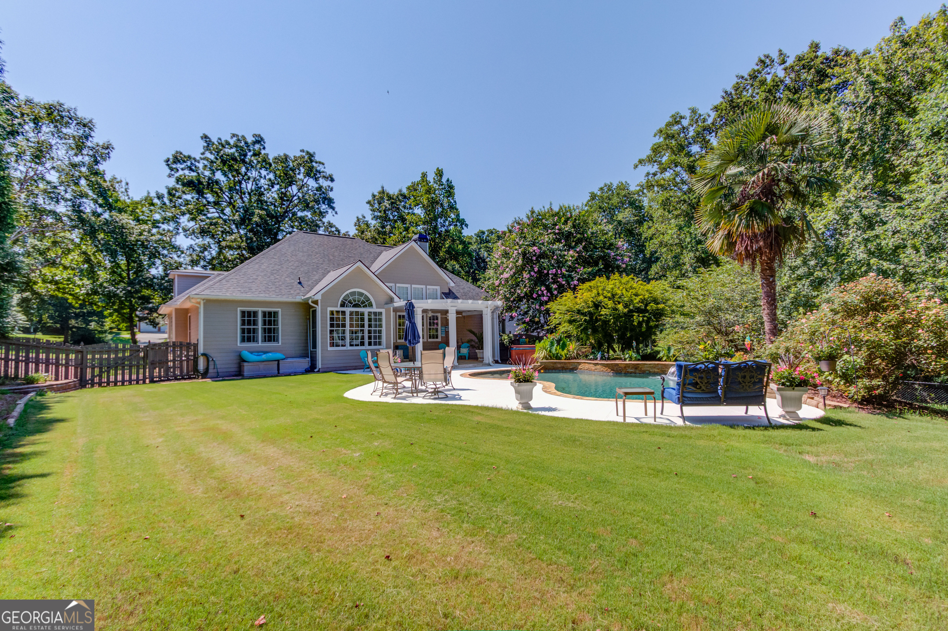 6560 Pond View Court