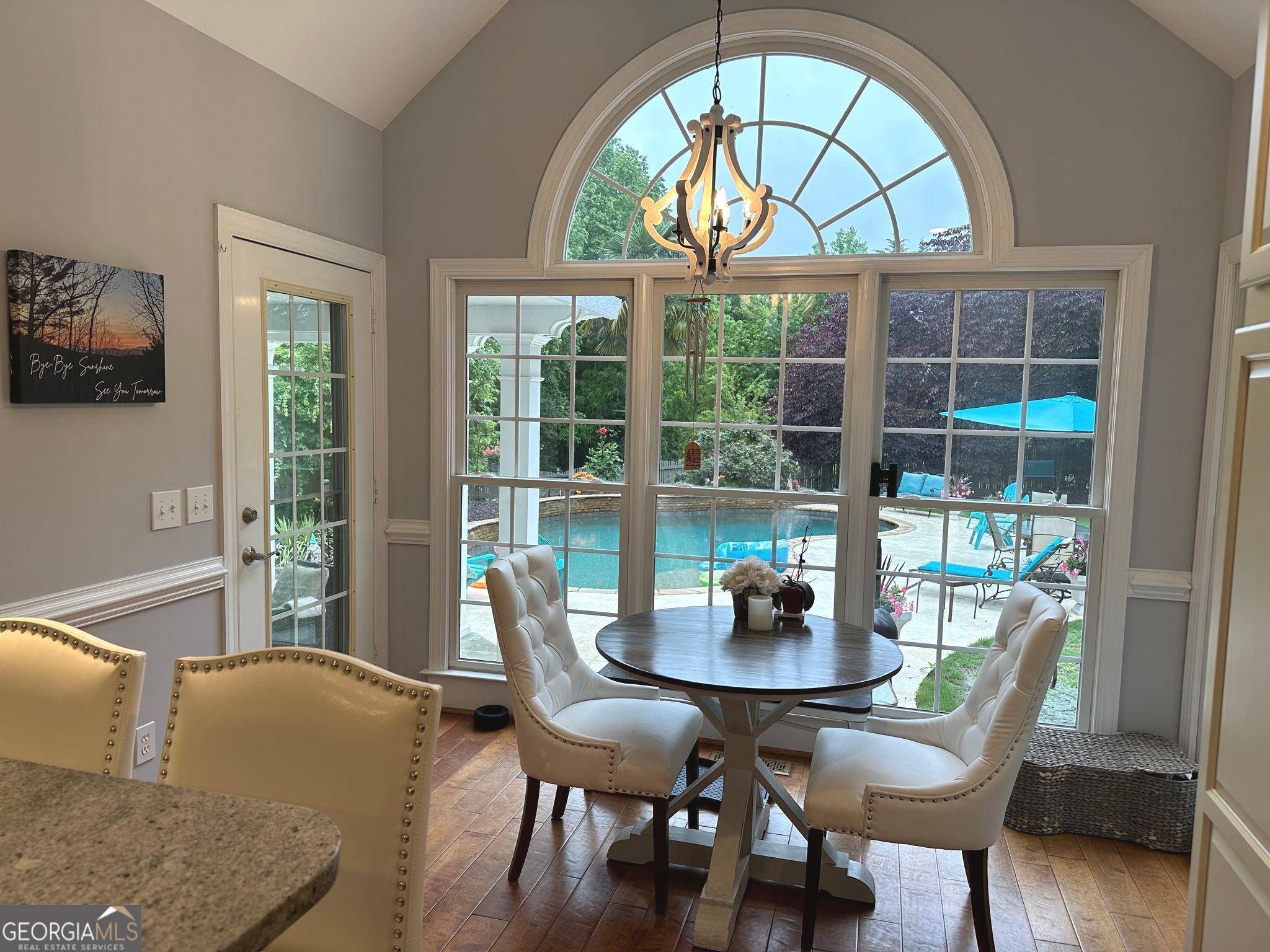 6560 Pond View Court