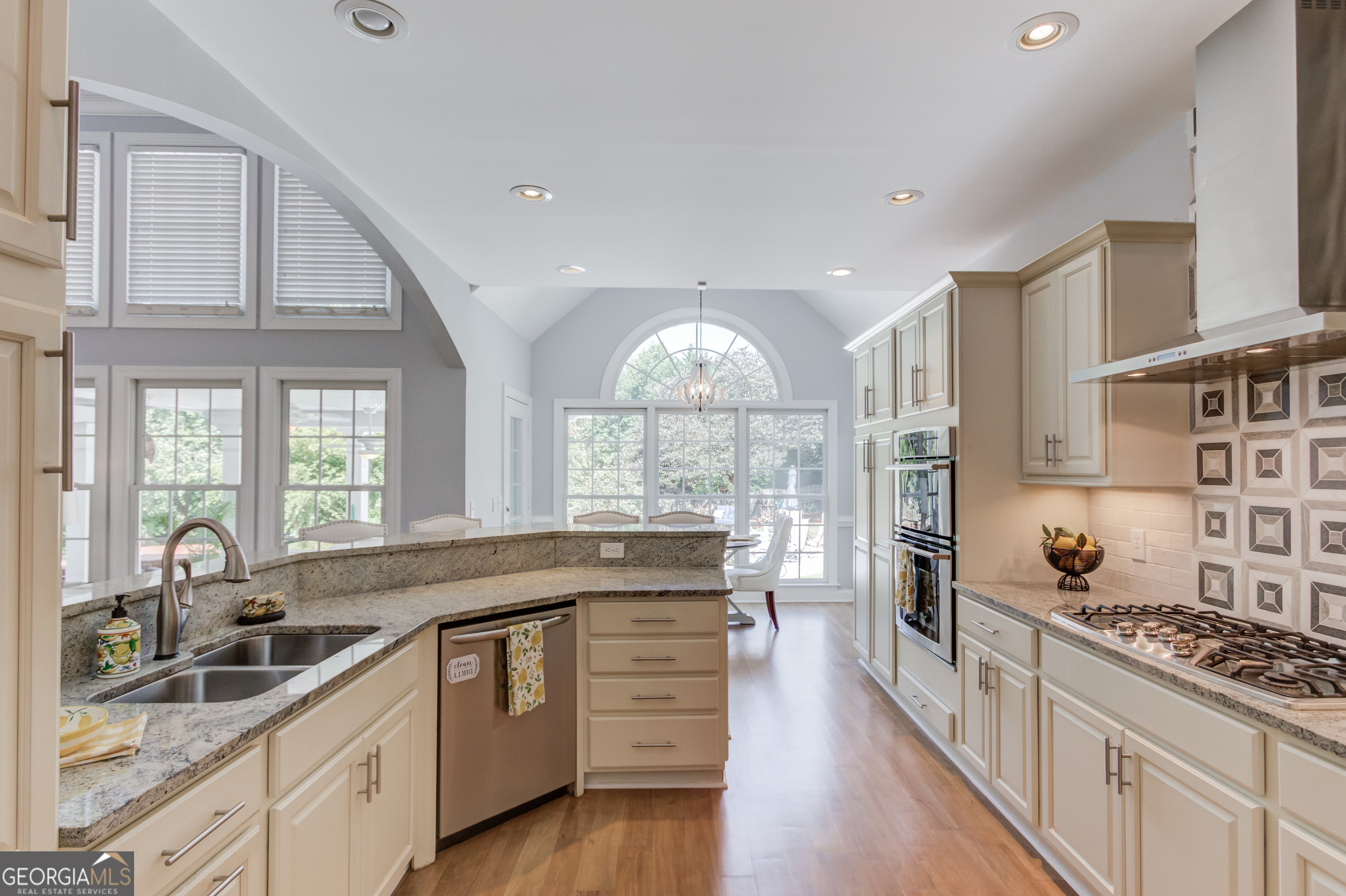 6560 Pond View Court