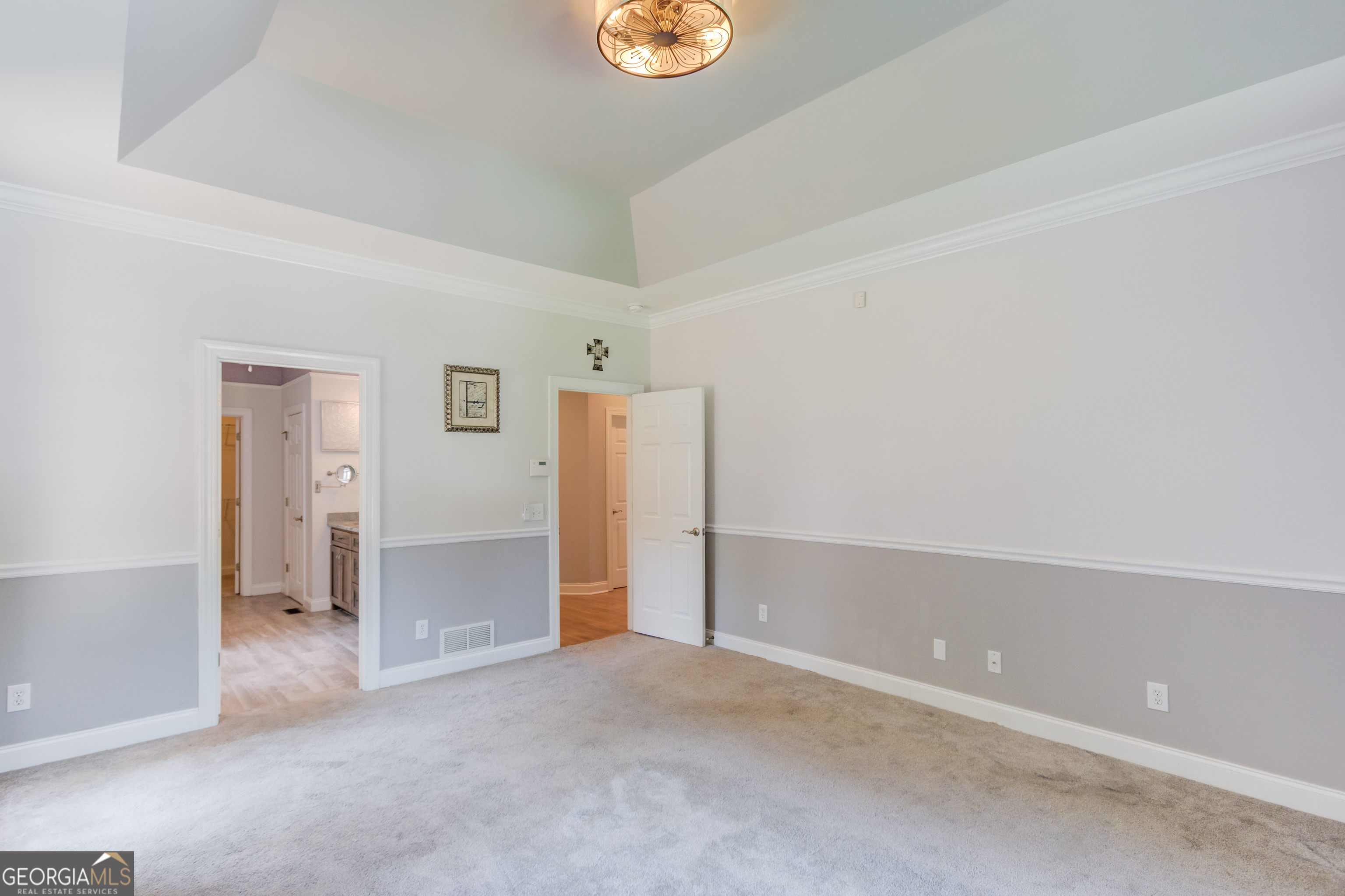 6560 Pond View Court