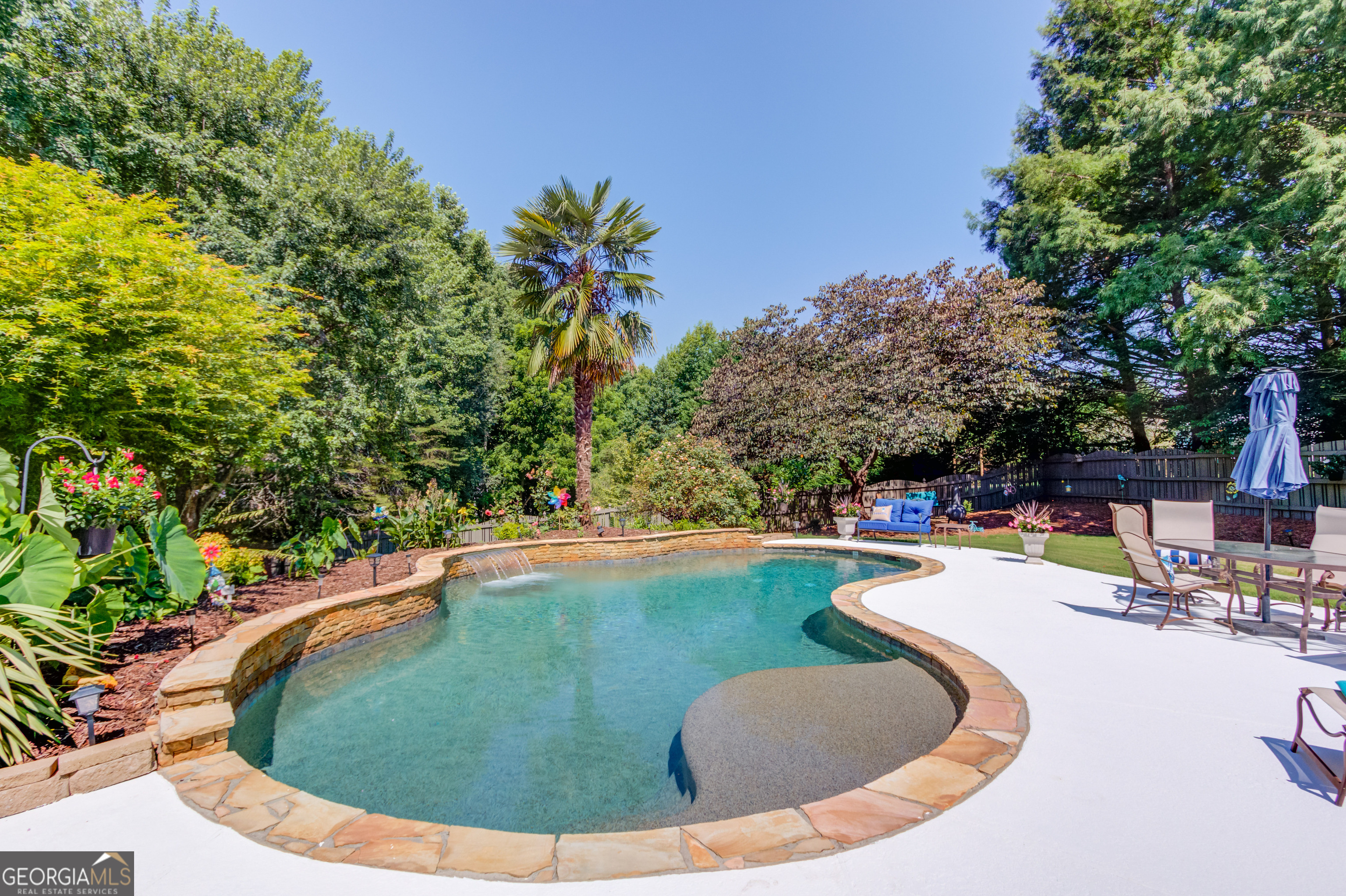 6560 Pond View Court