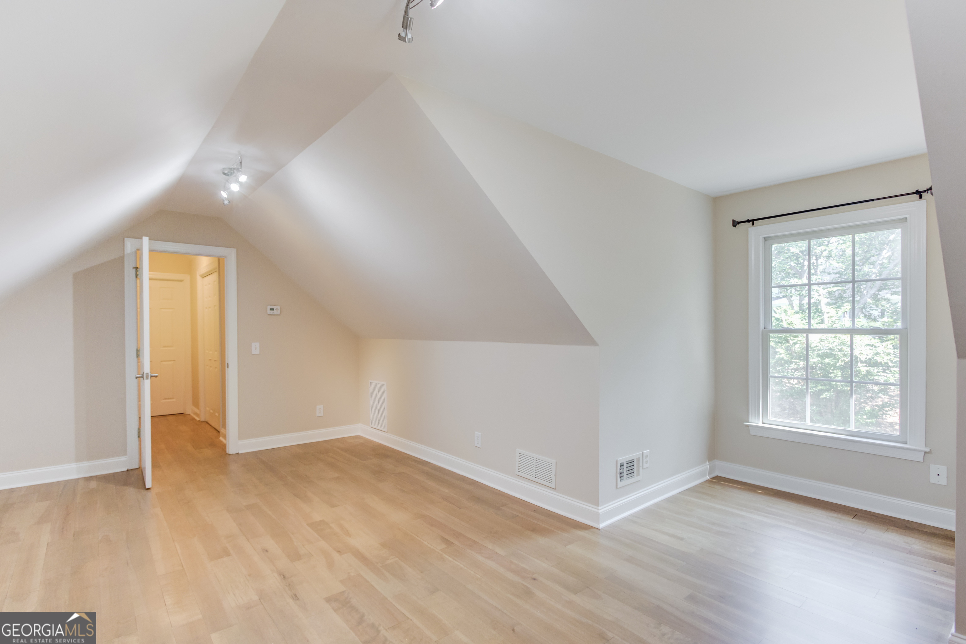 6560 Pond View Court