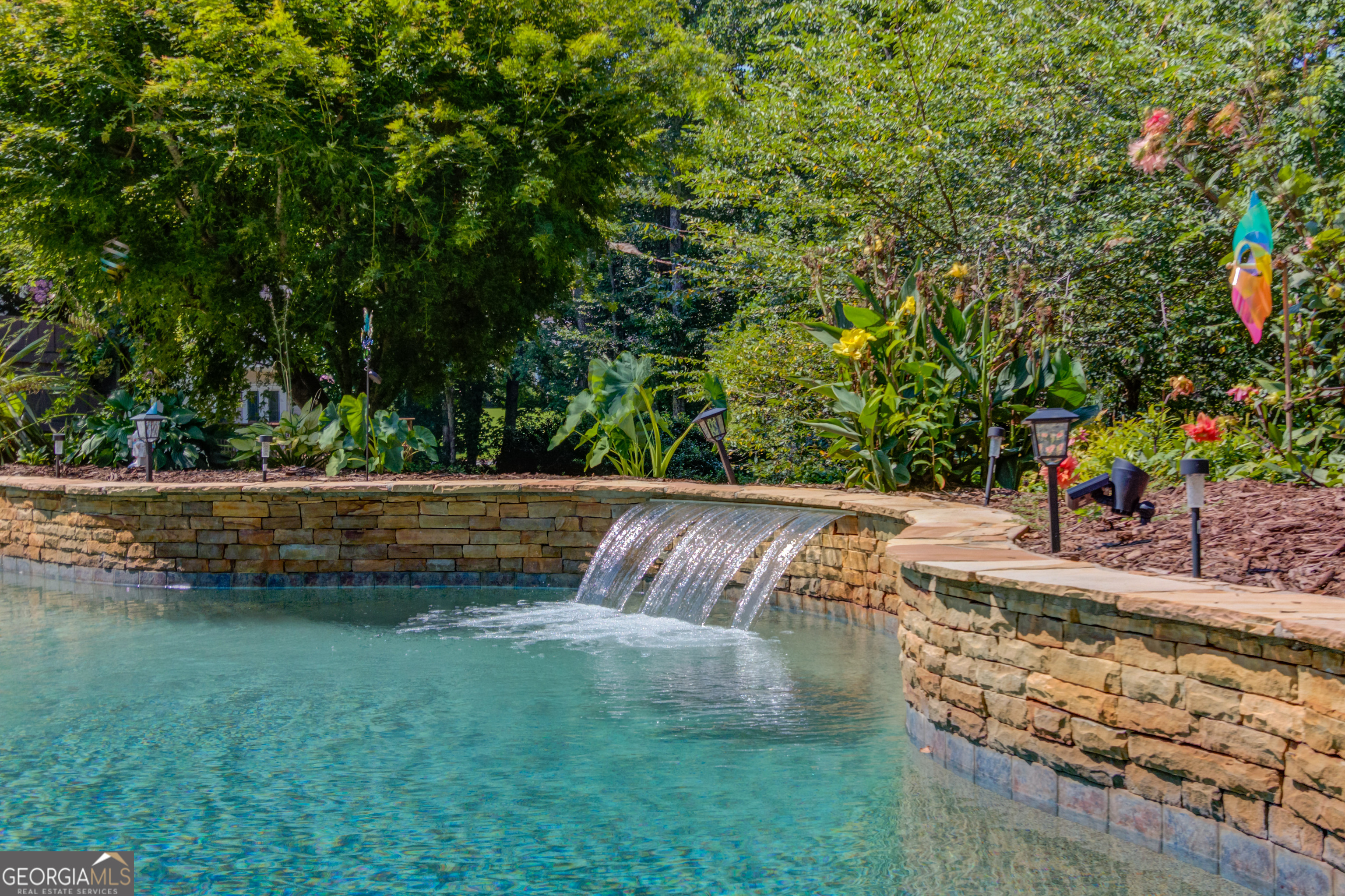 6560 Pond View Court