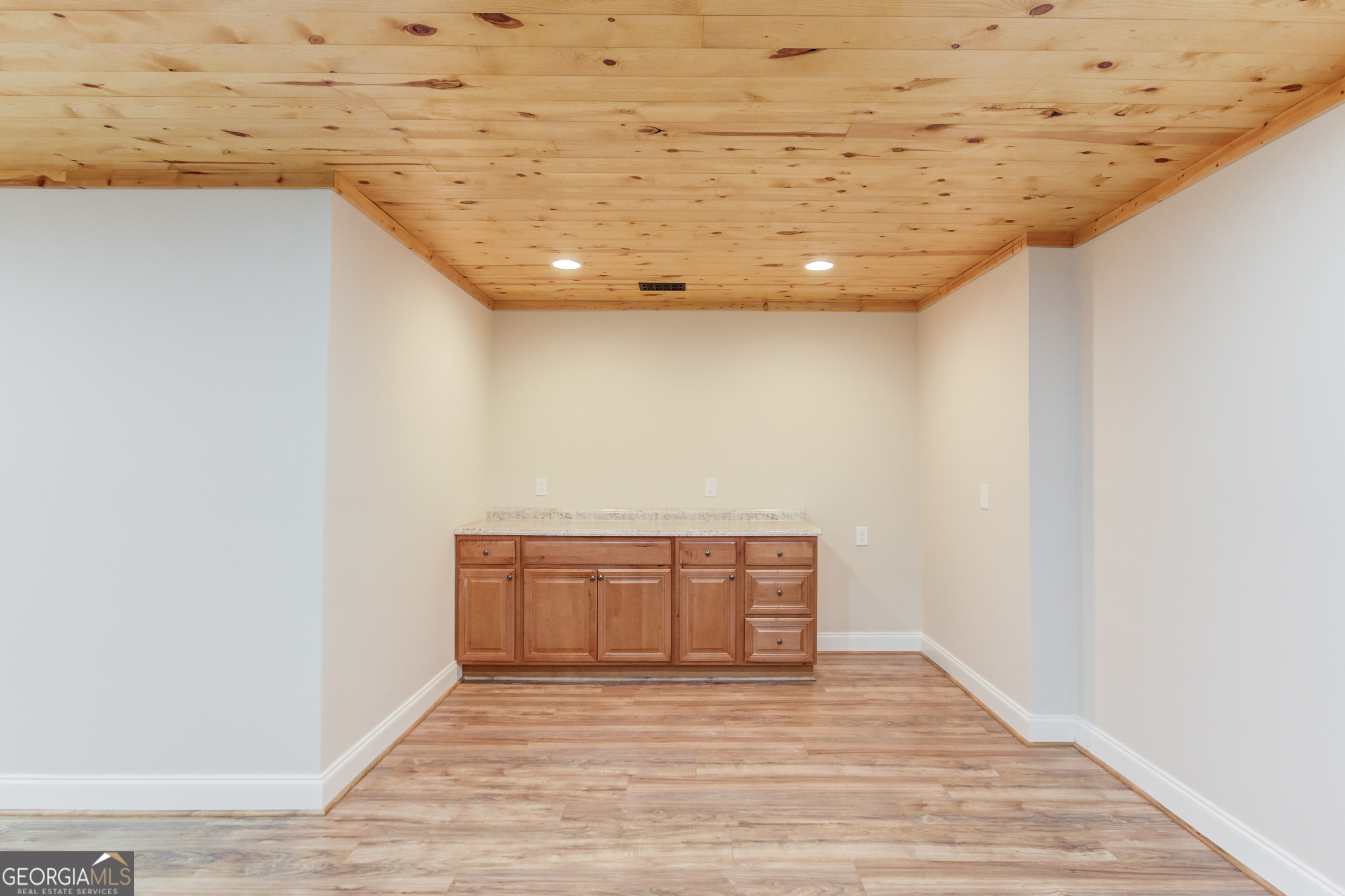 6560 Pond View Court