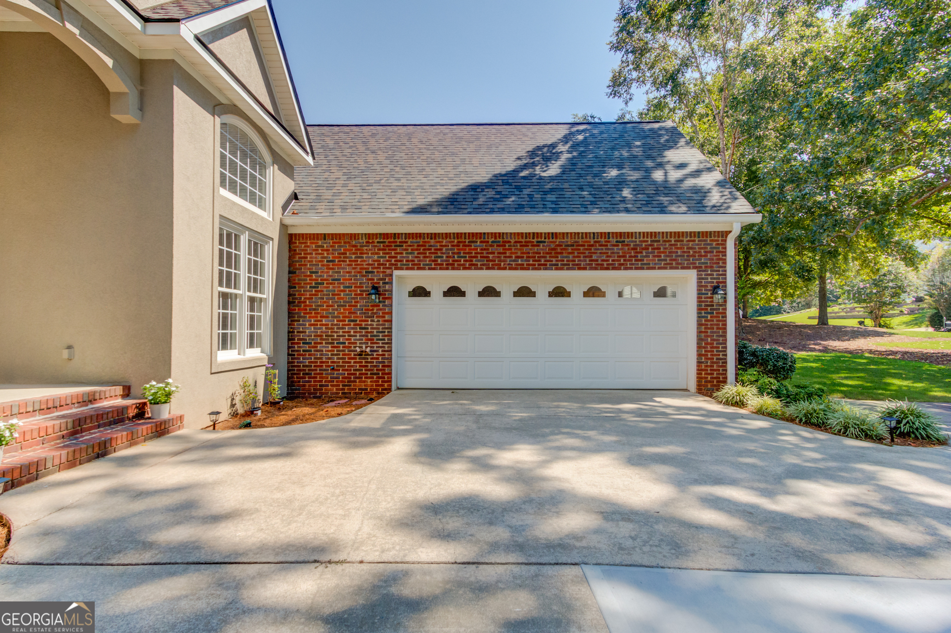 6560 Pond View Court