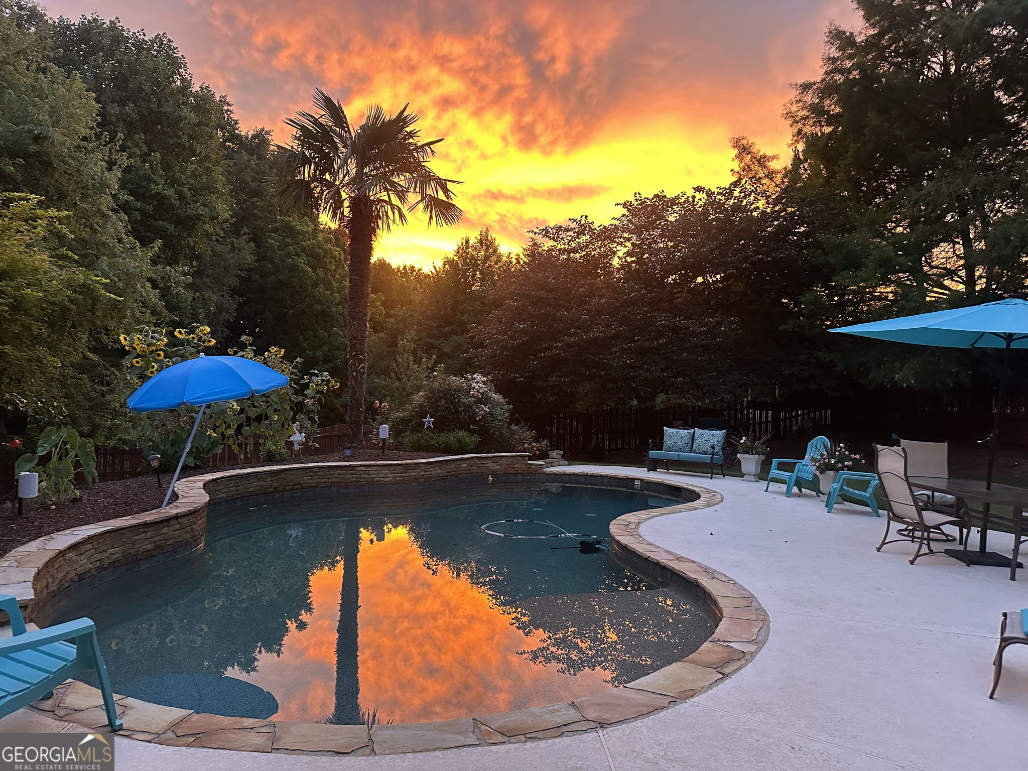 6560 Pond View Court