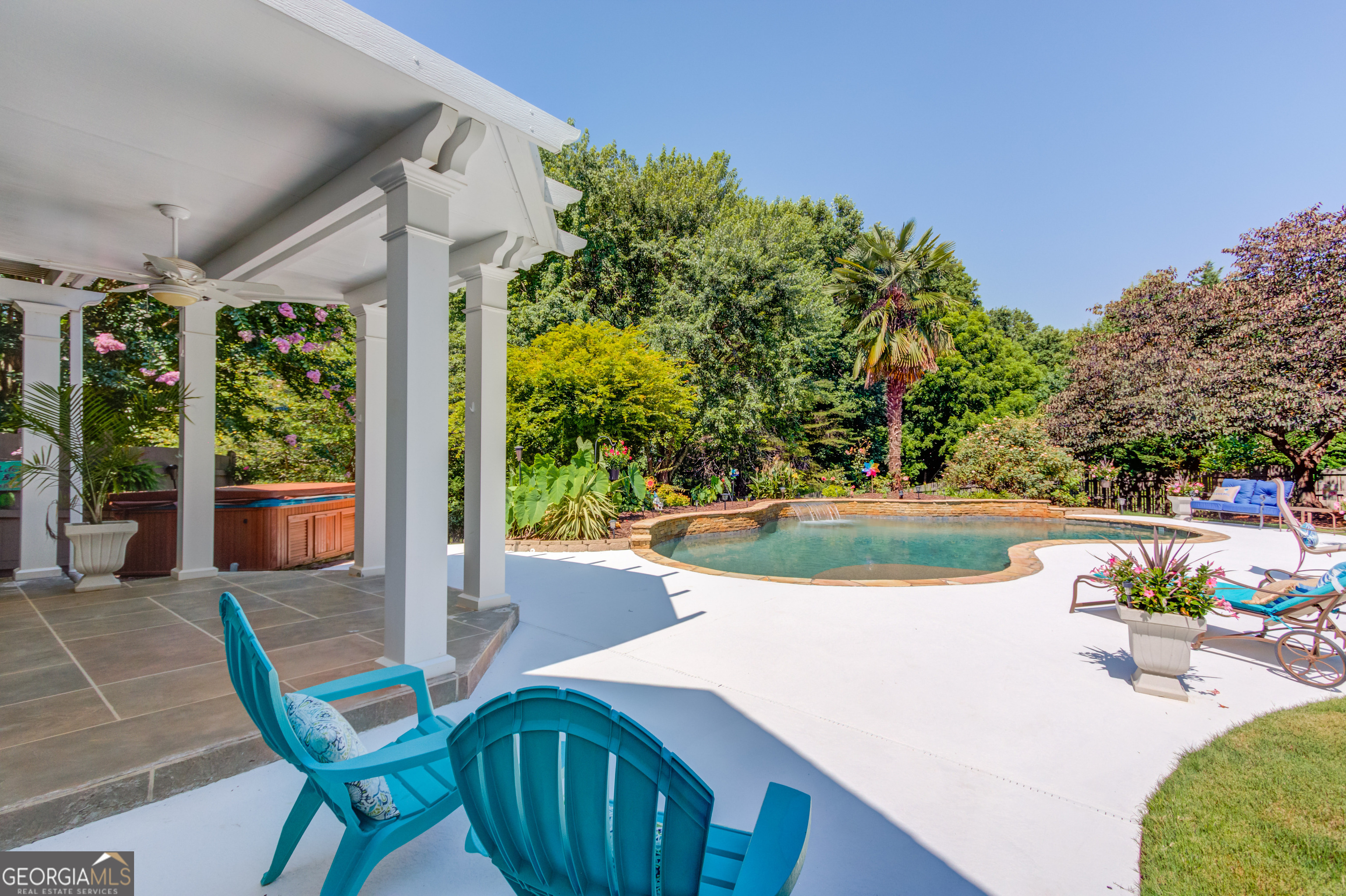 6560 Pond View Court