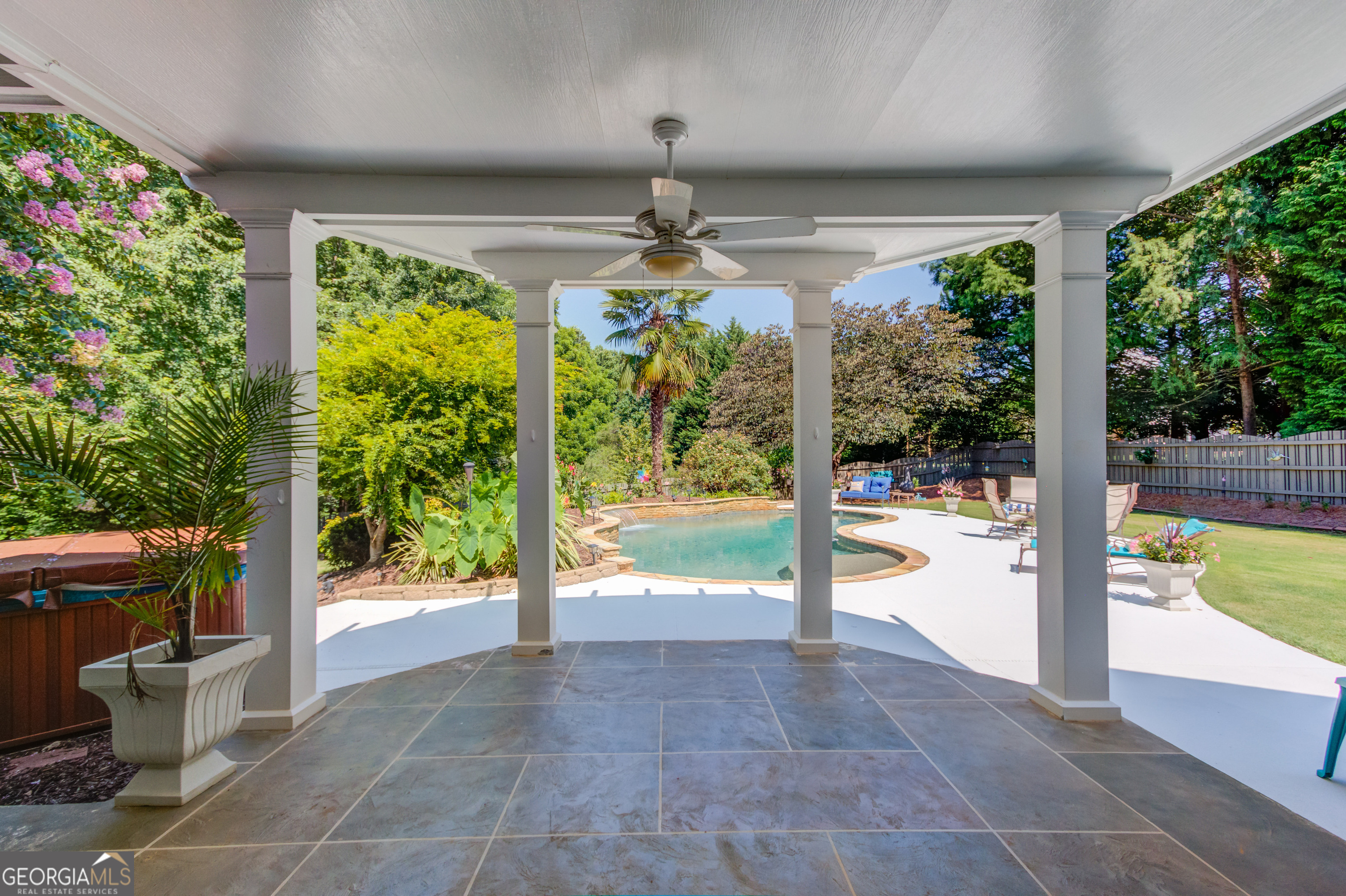 6560 Pond View Court