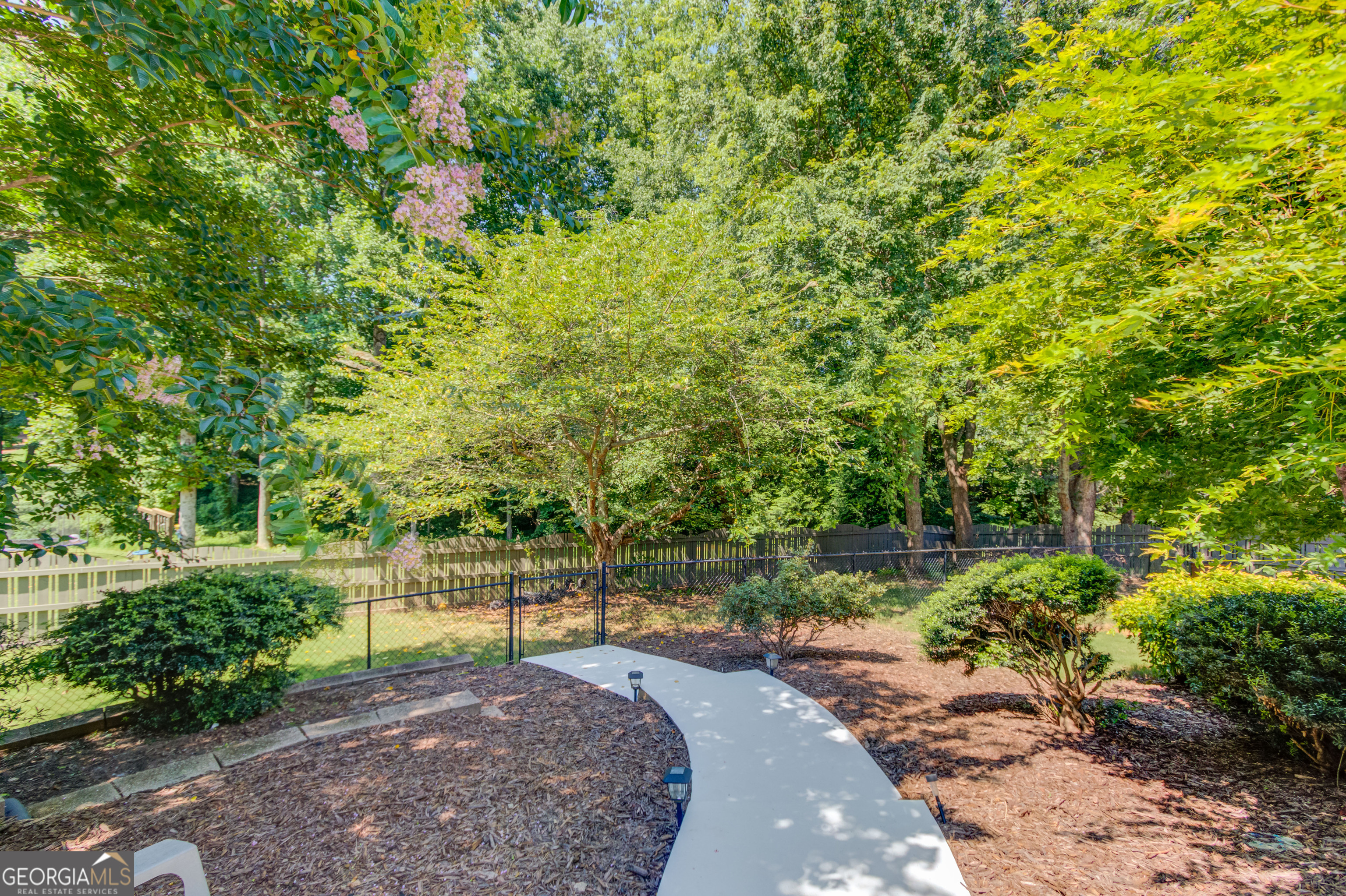 6560 Pond View Court